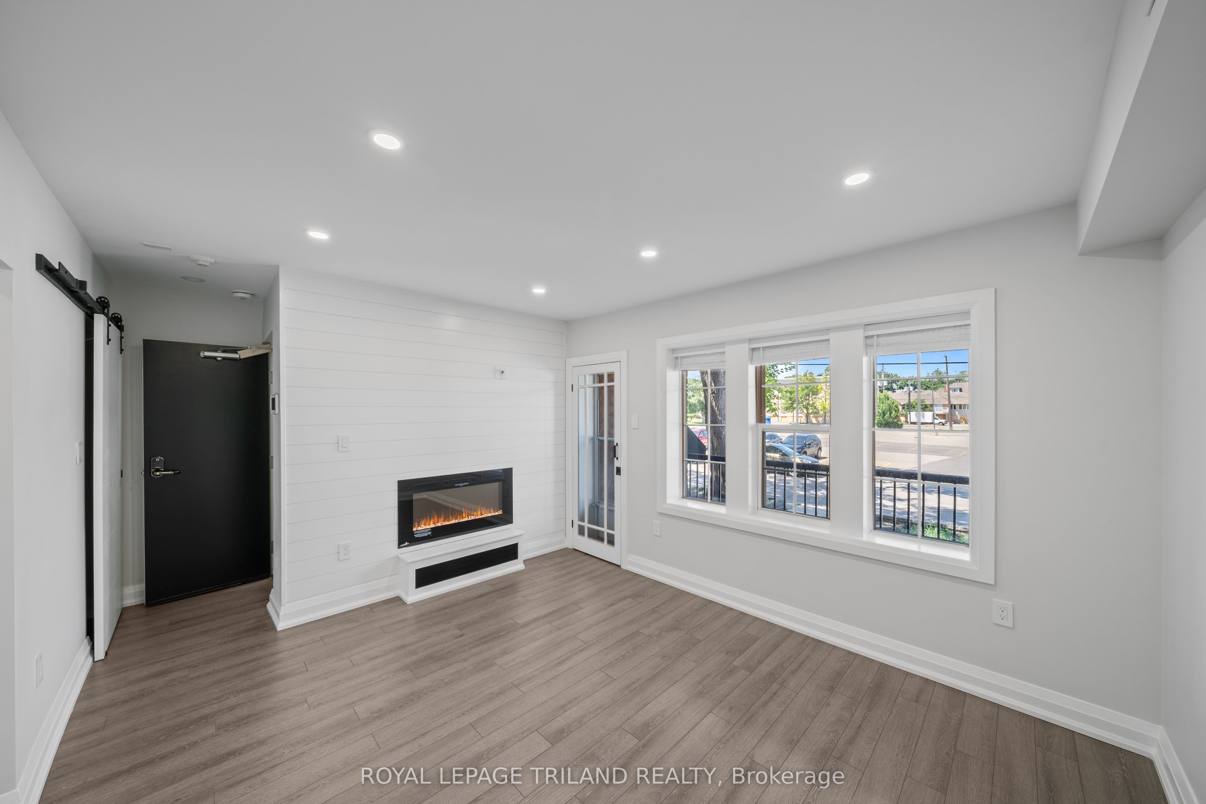 15 Balmoral Avenue S 5 Property Photo 6