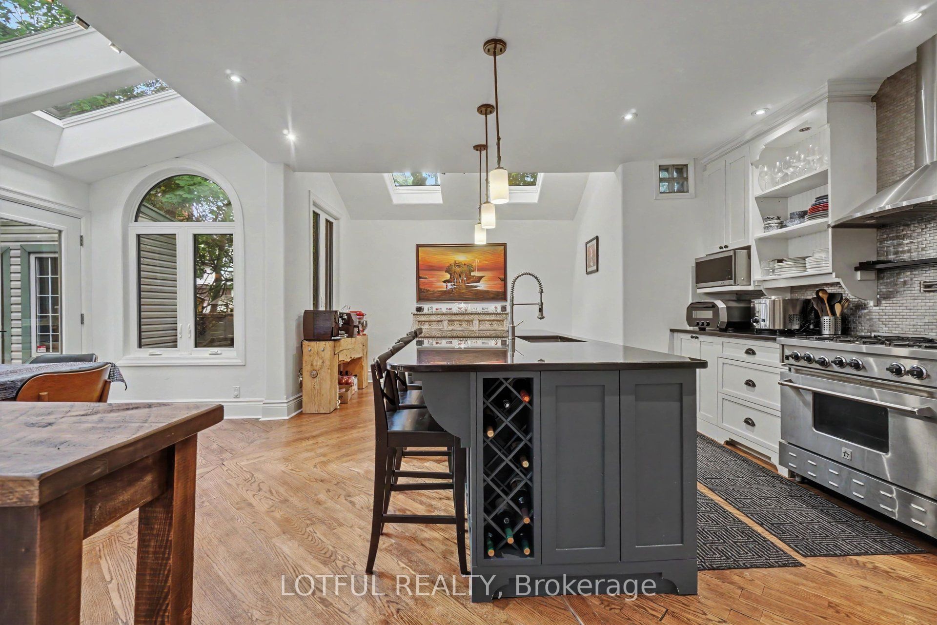 518 Hilson Avenue Property Photo 9