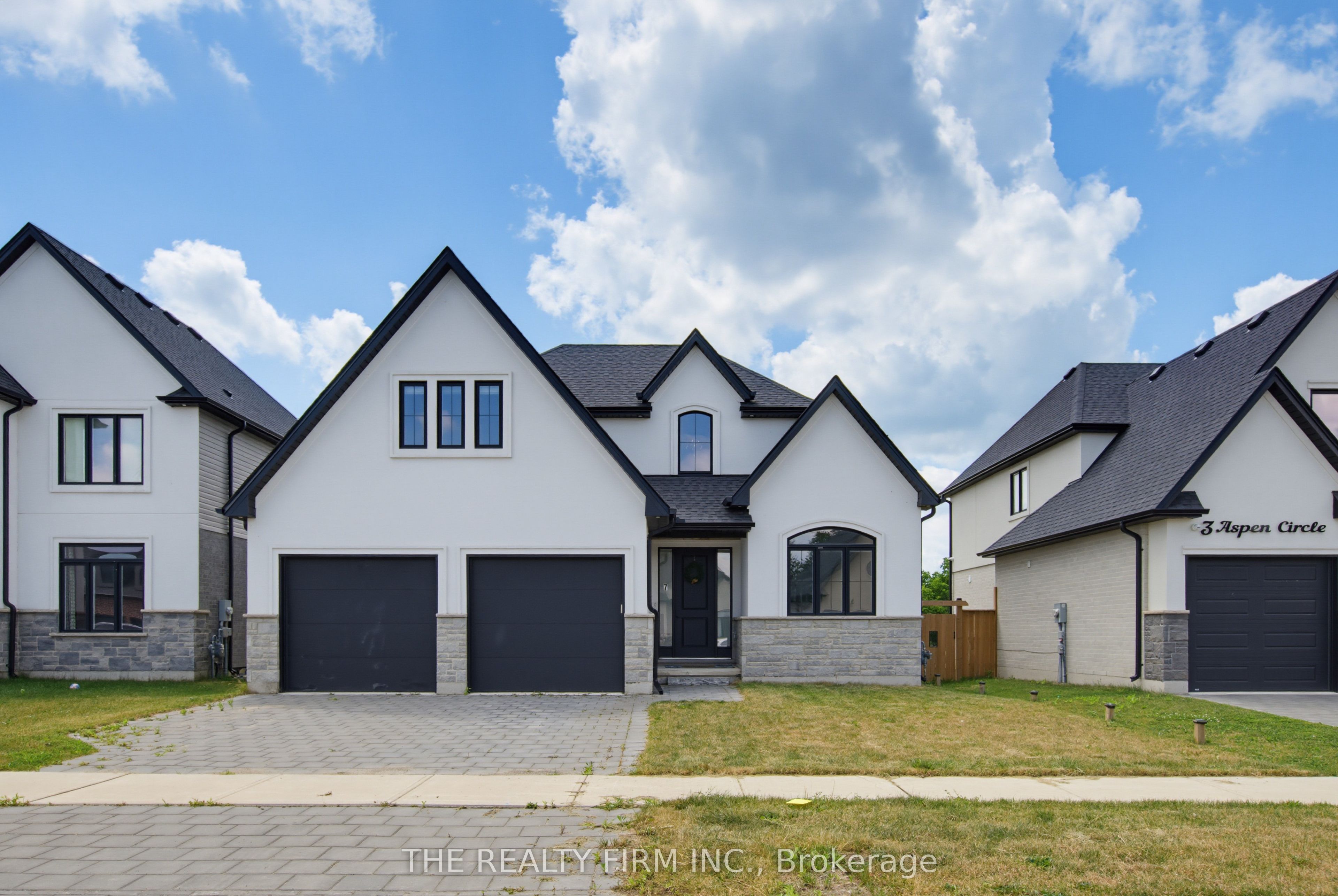 7 Aspen Circle