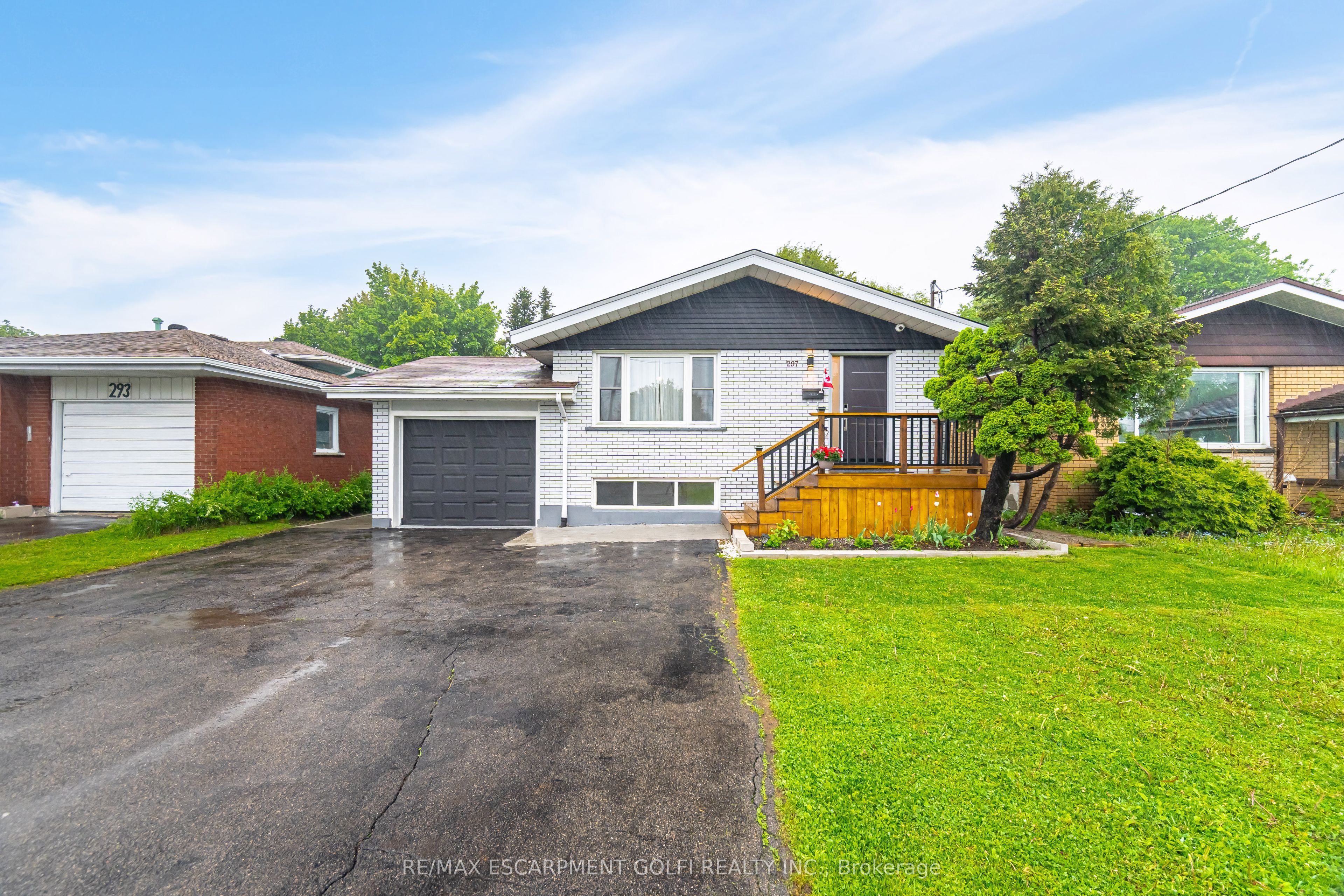297 Mohawk Road W Property Photo 1