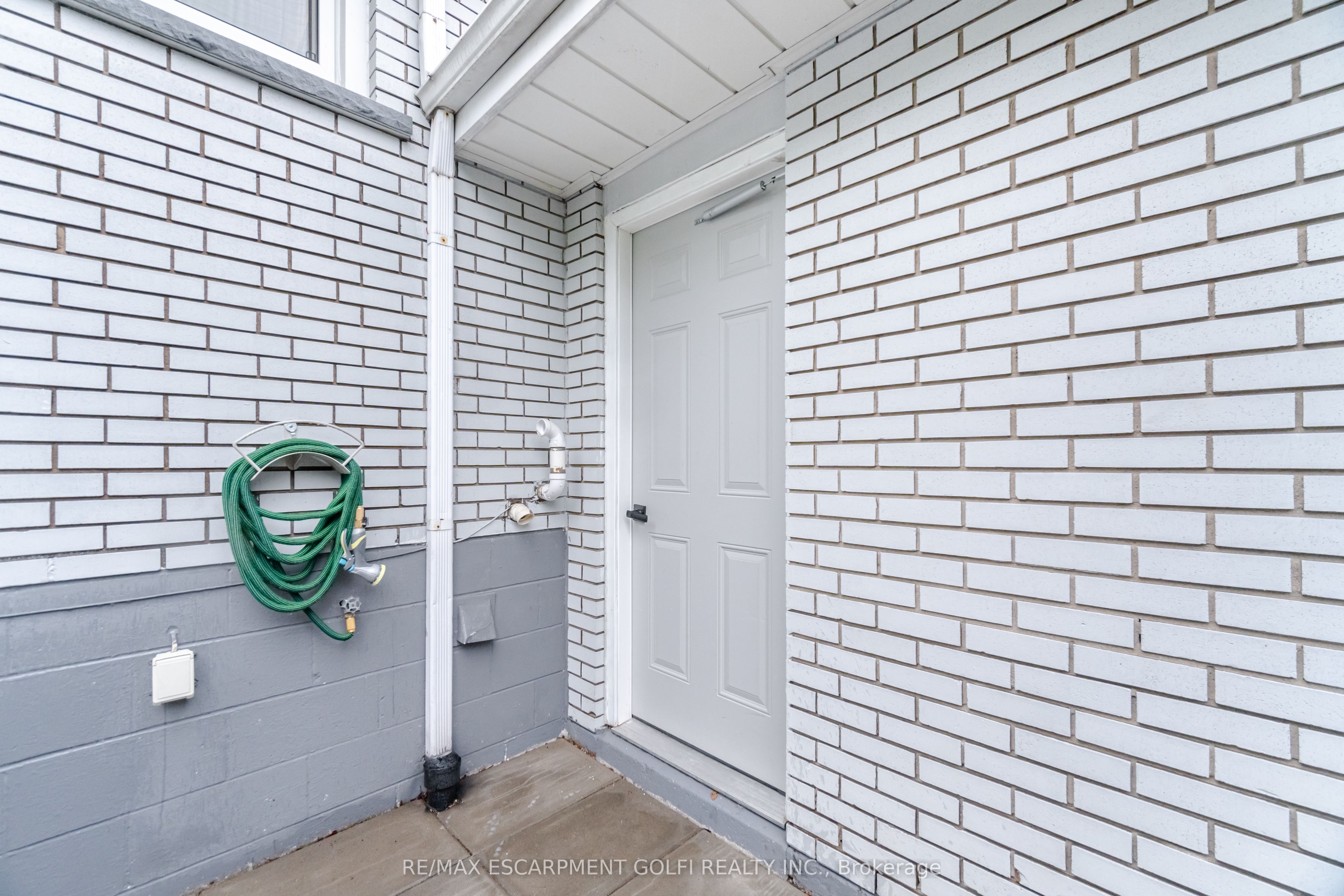297 Mohawk Road W Property Photo 25