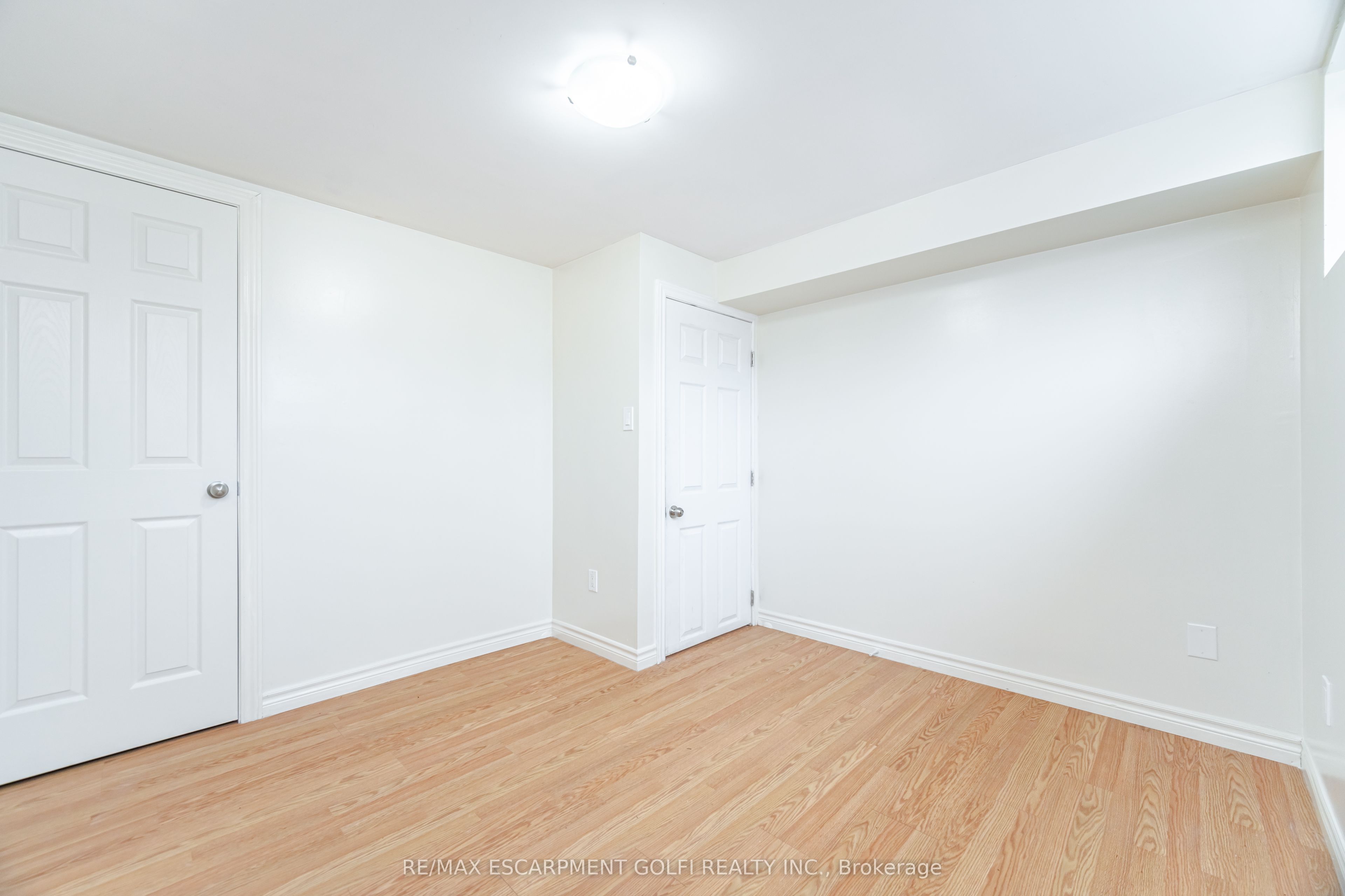 297 Mohawk Road W Property Photo 35