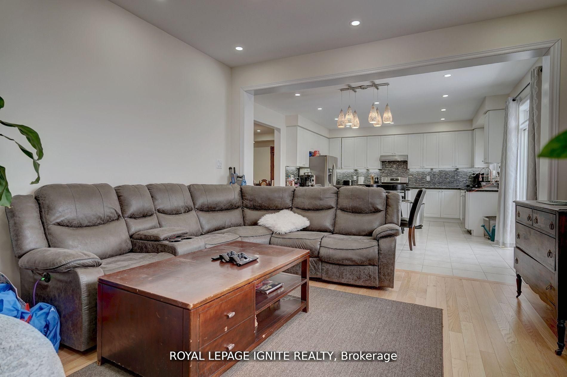 41 Northhill Avenue E Property Photo 14