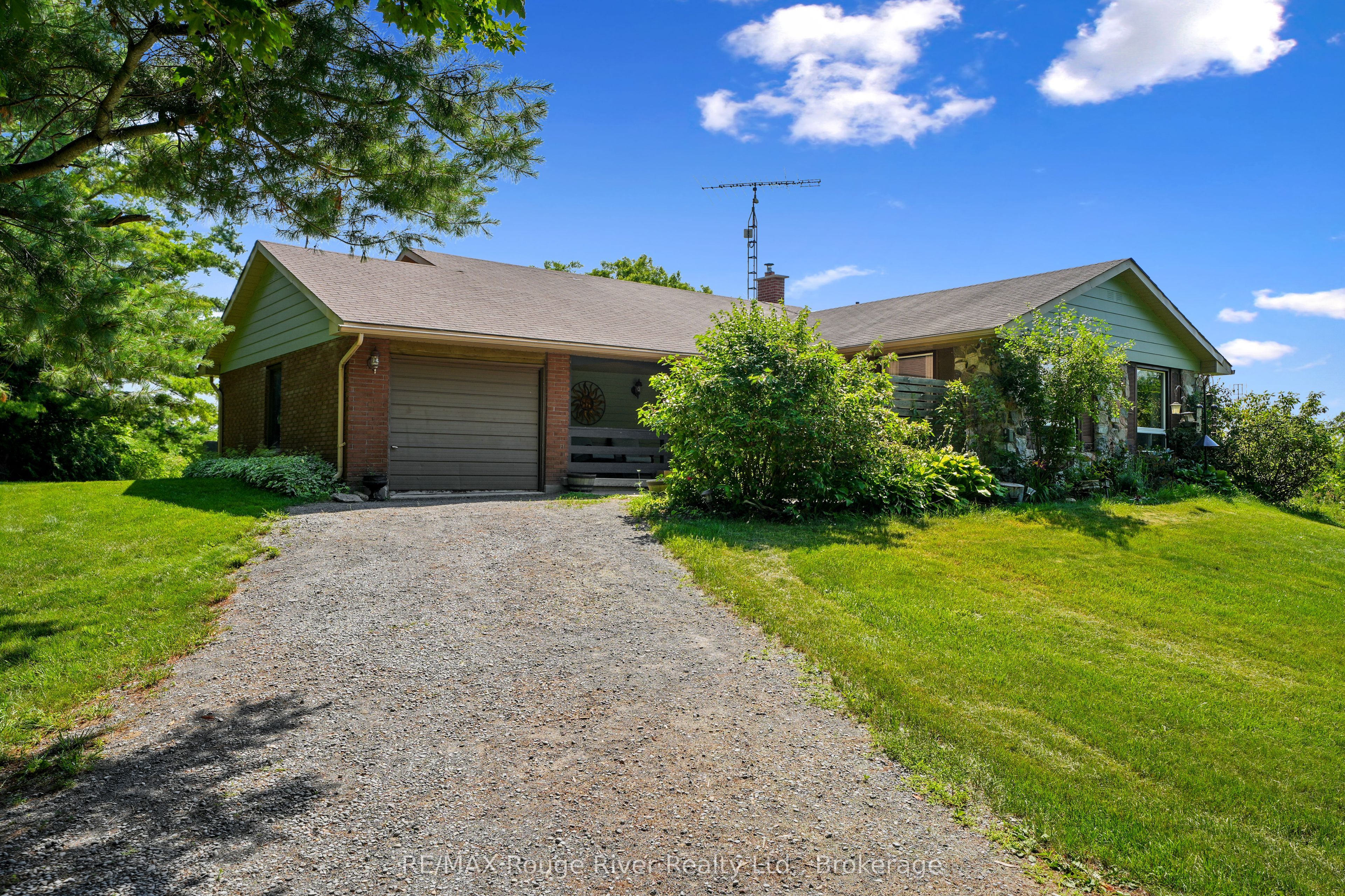 333 Arthurs Lane Property Photo 1