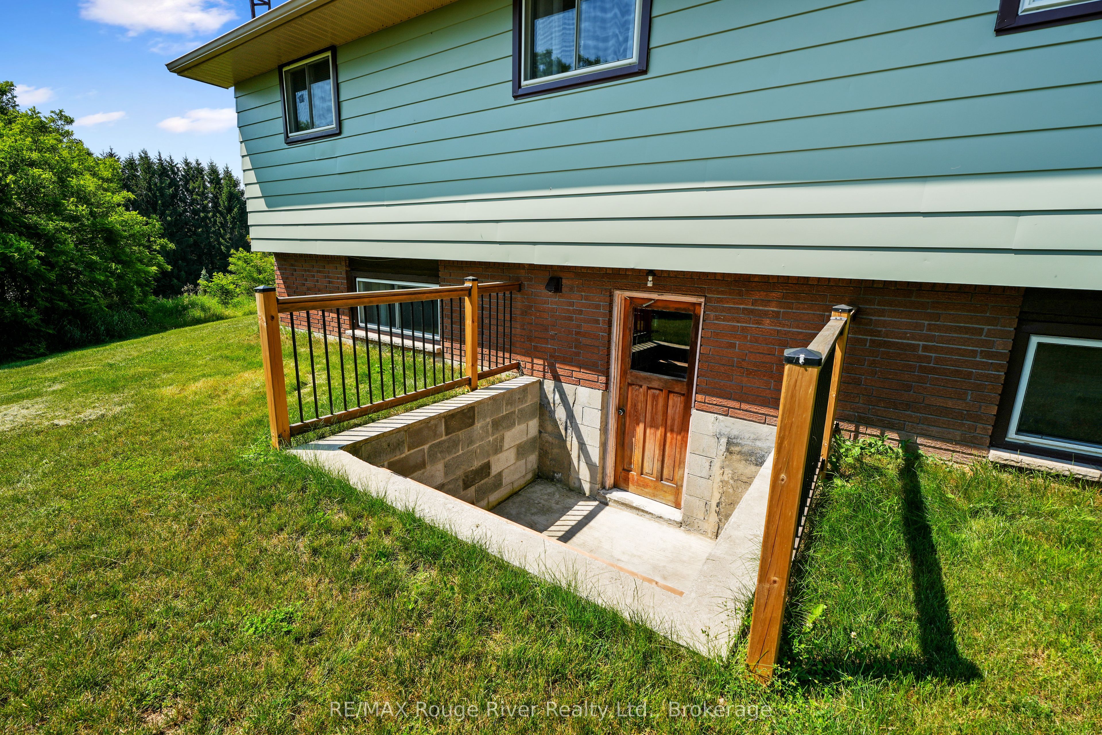 333 Arthurs Lane Property Photo 14