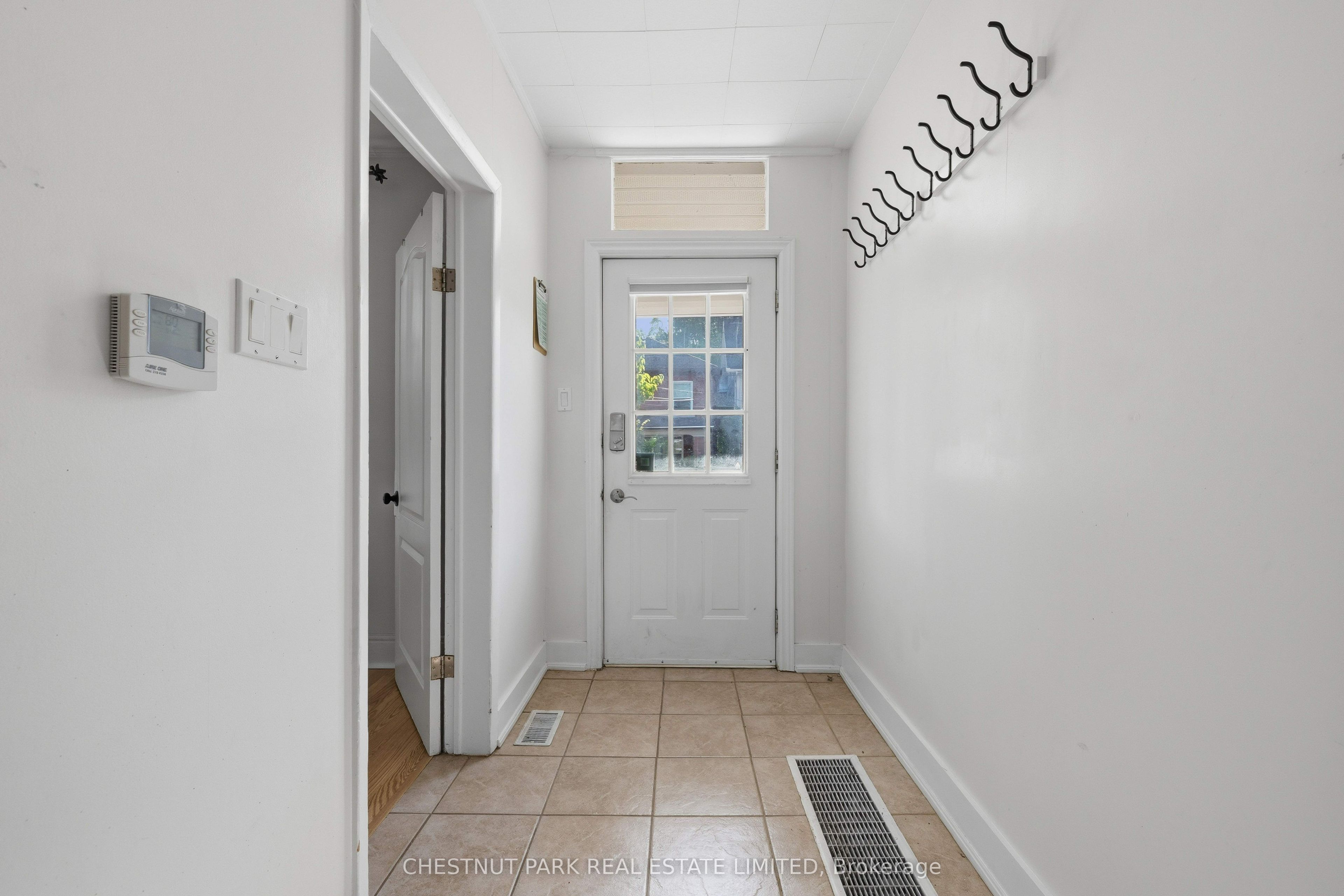451 Albert Street Property Photo 3