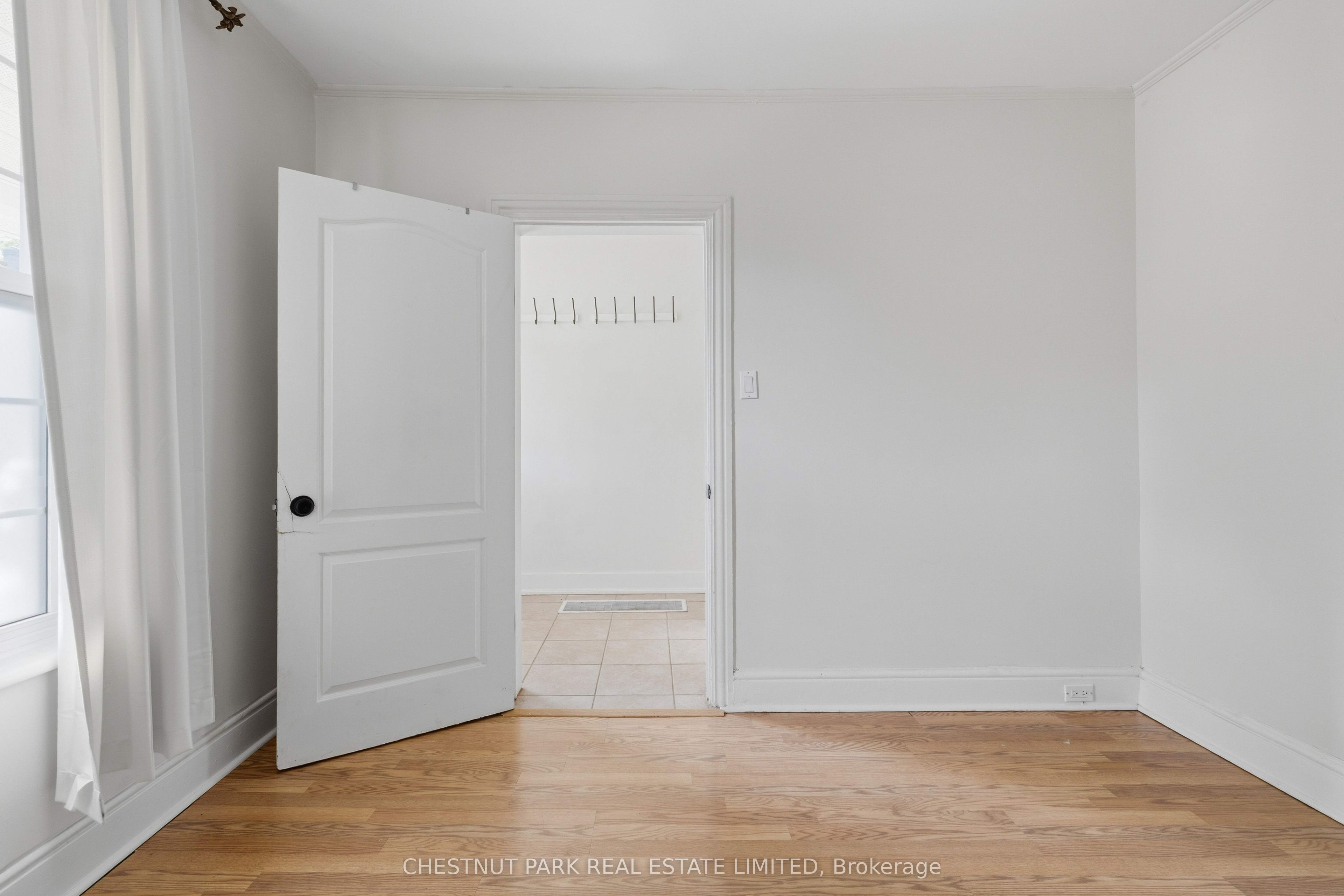 451 Albert Street Property Photo 6