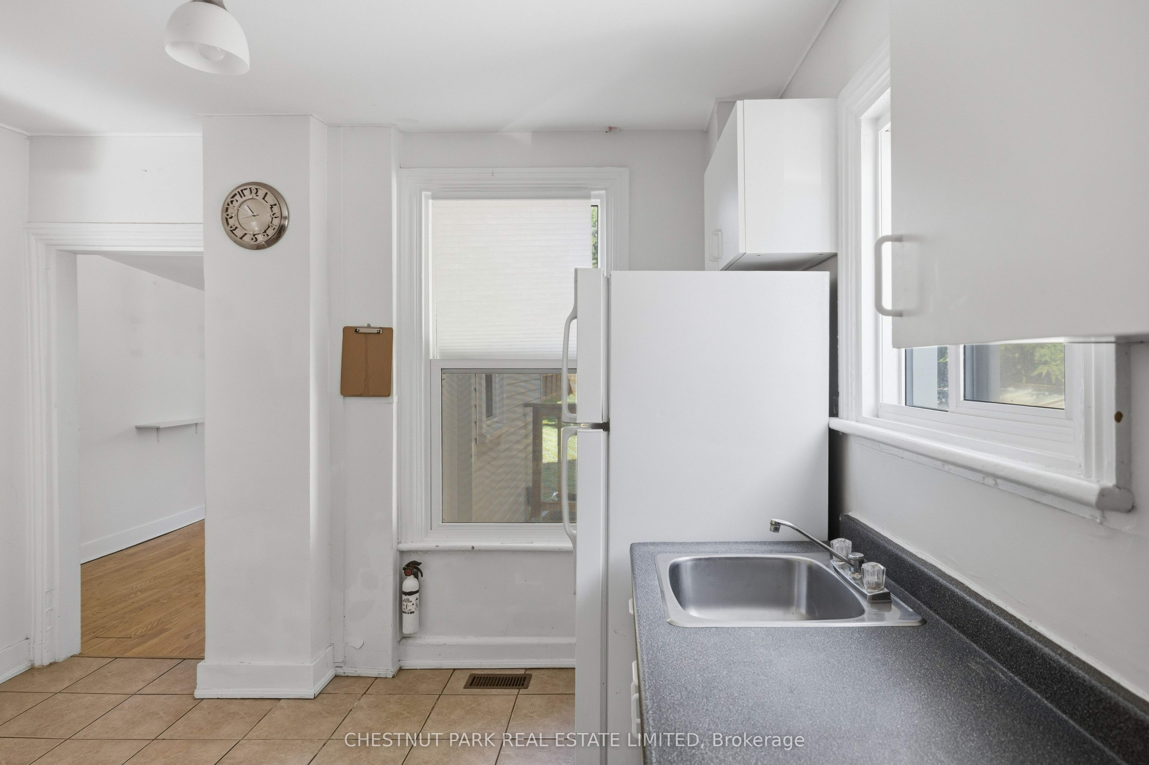451 Albert Street Property Photo 10