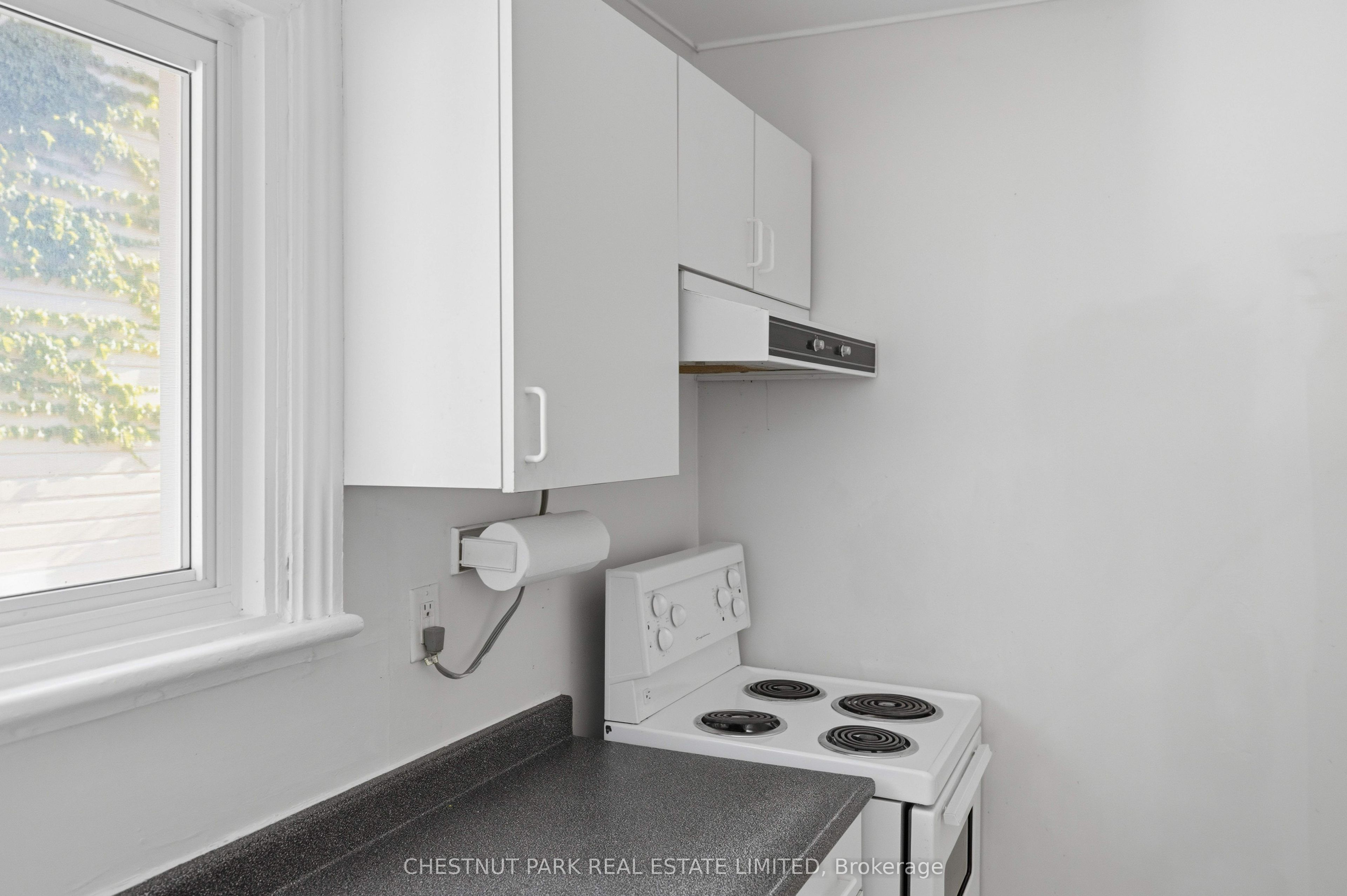 451 Albert Street Property Photo 11