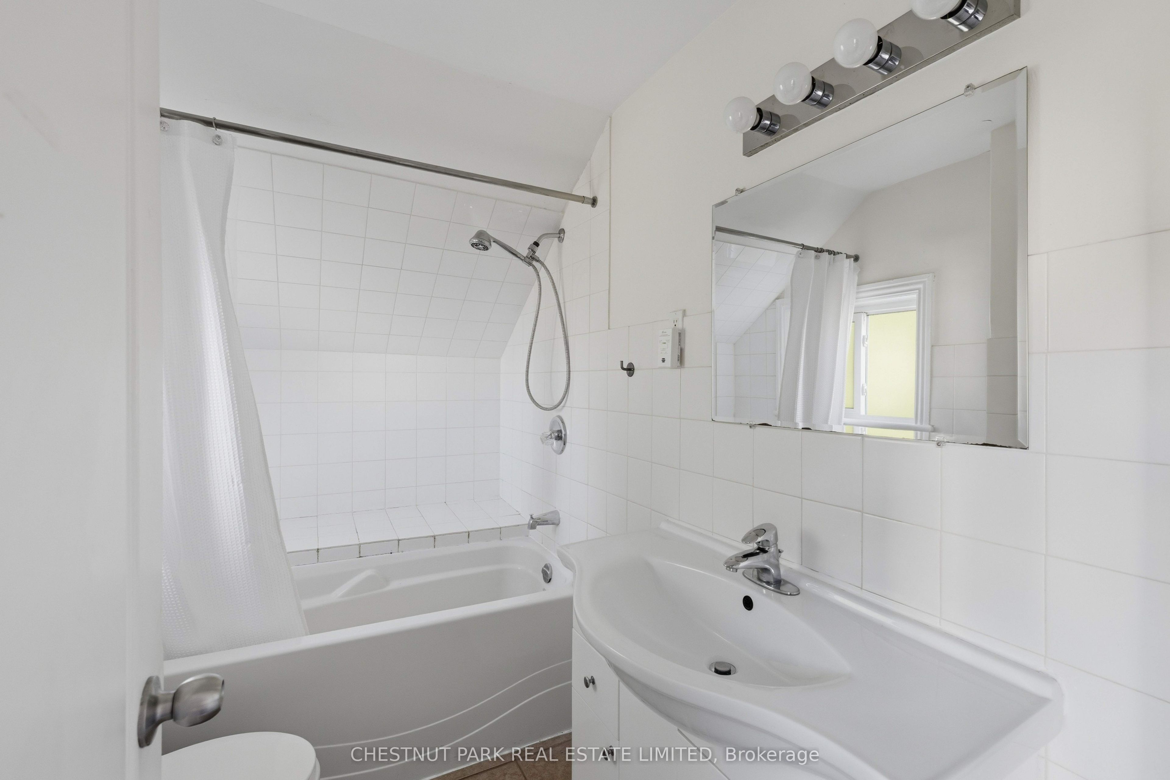 451 Albert Street Property Photo 17