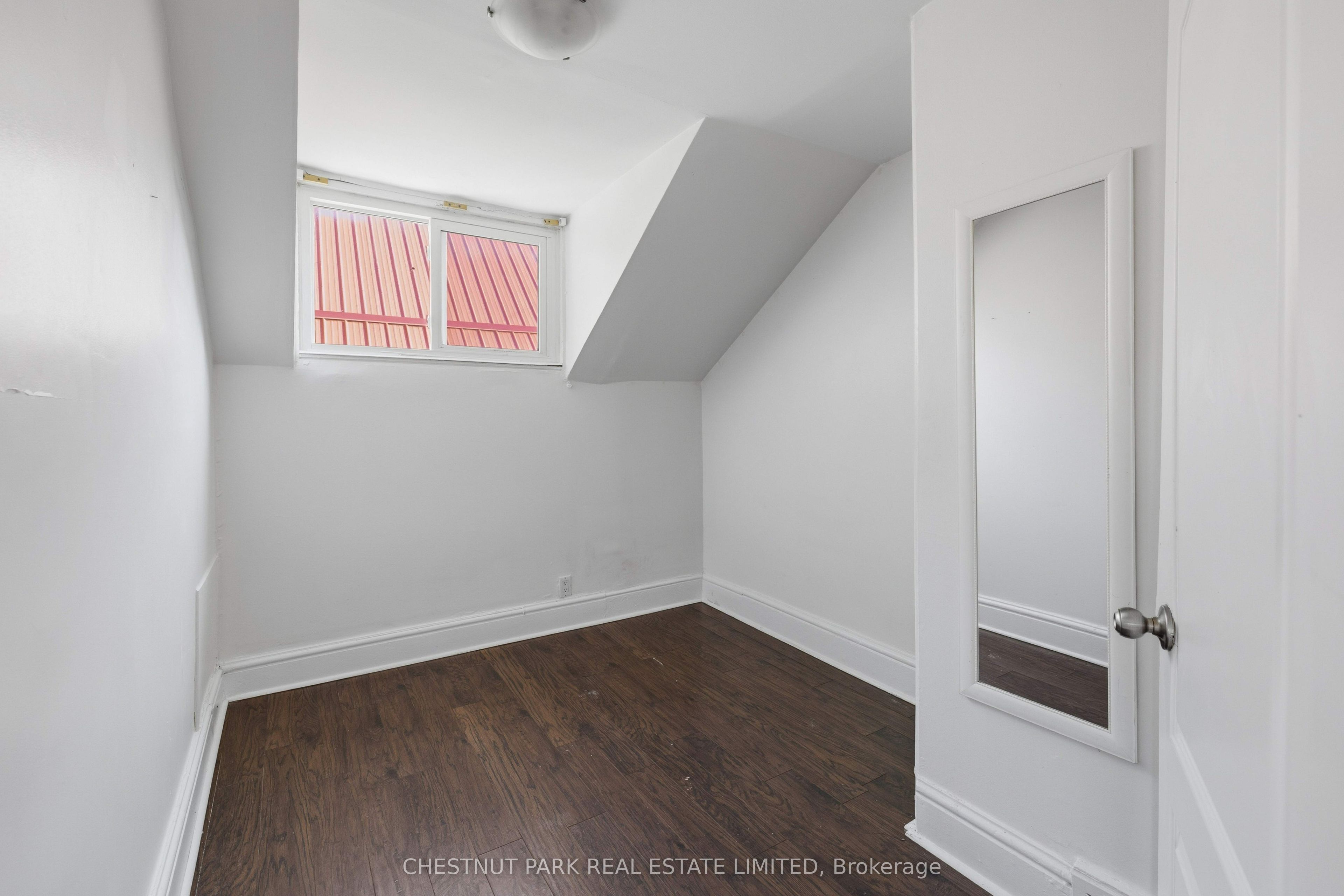 451 Albert Street Property Photo 19