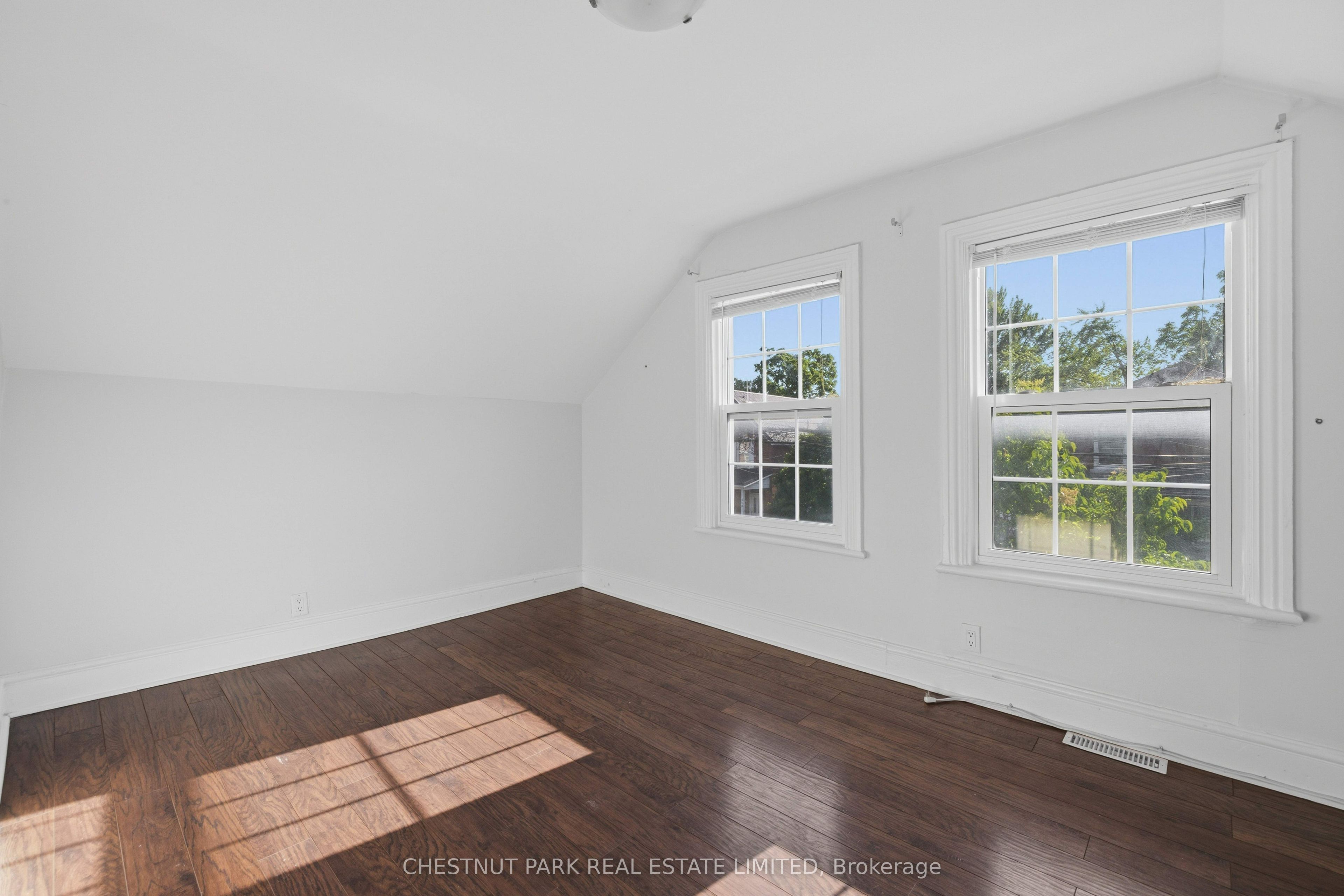451 Albert Street Property Photo 22