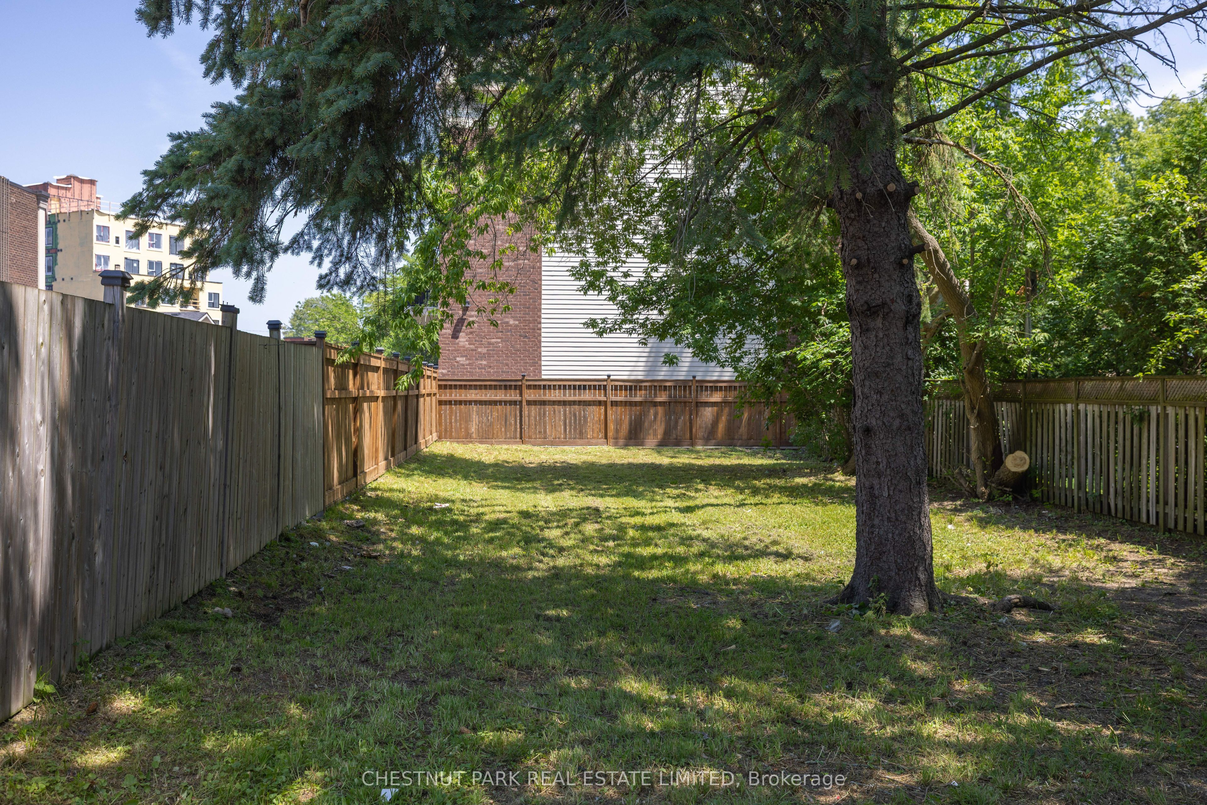 451 Albert Street Property Photo 25
