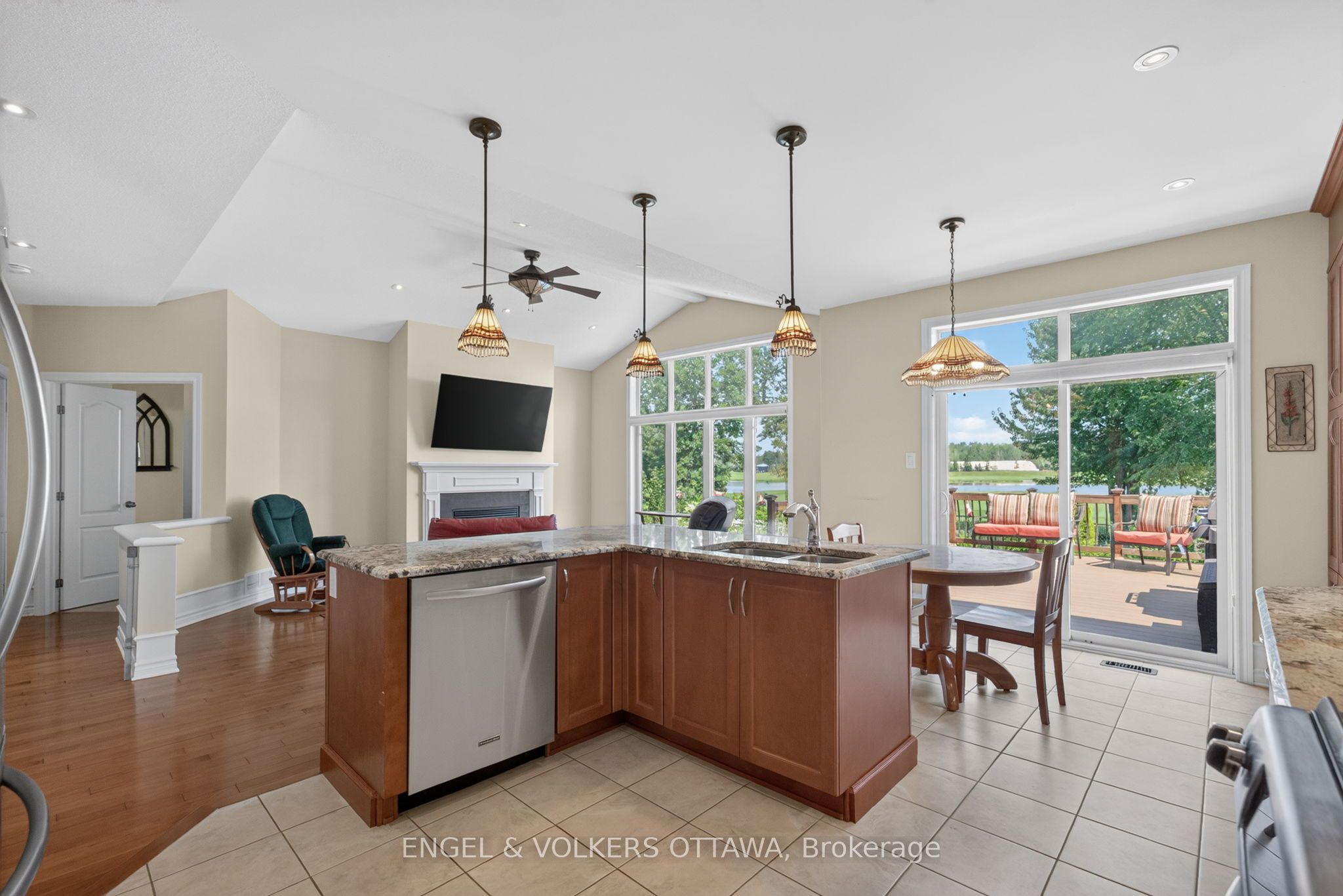 106 Equinelle Drive Property Photo 15