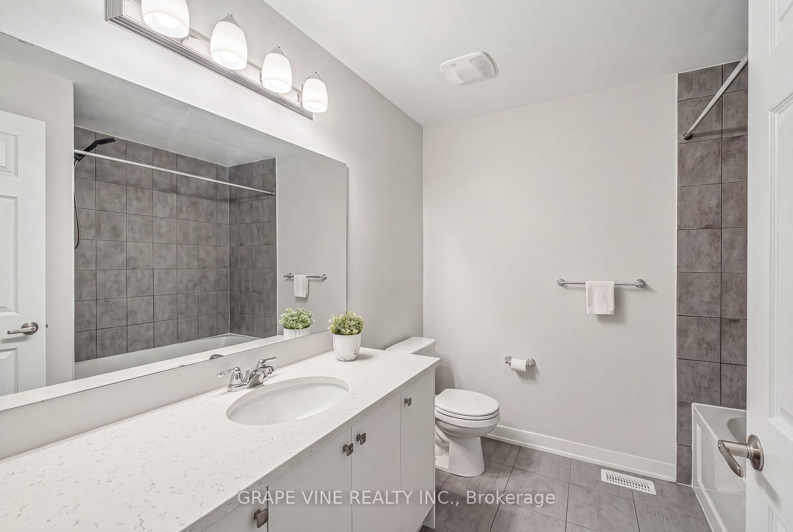 225 Billrian Crescent Property Photo 27