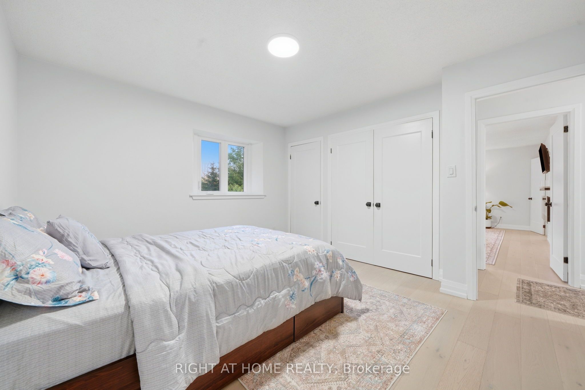 5609 4th Line Property Photo 17