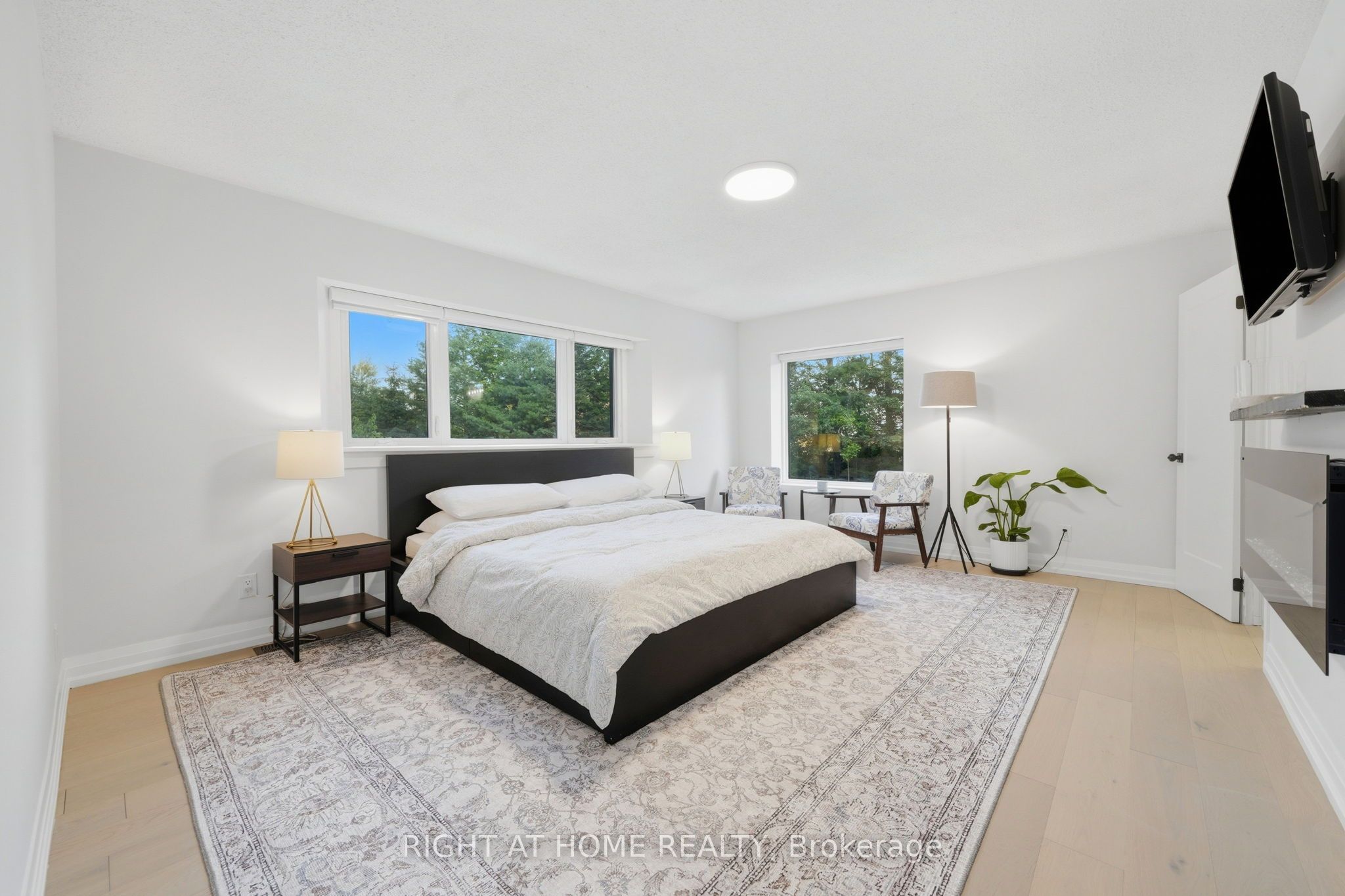5609 4th Line Property Photo 18