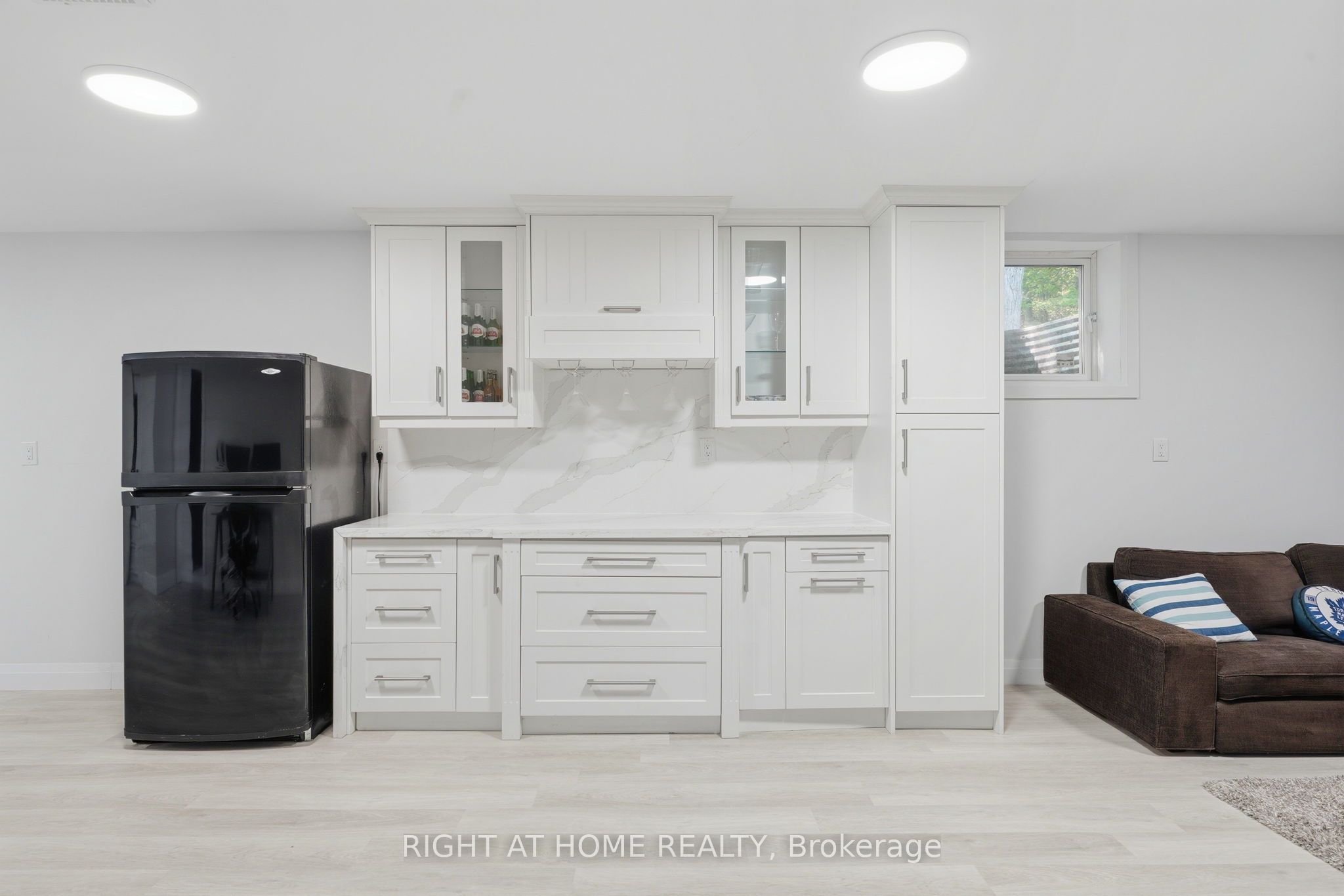 5609 4th Line Property Photo 29