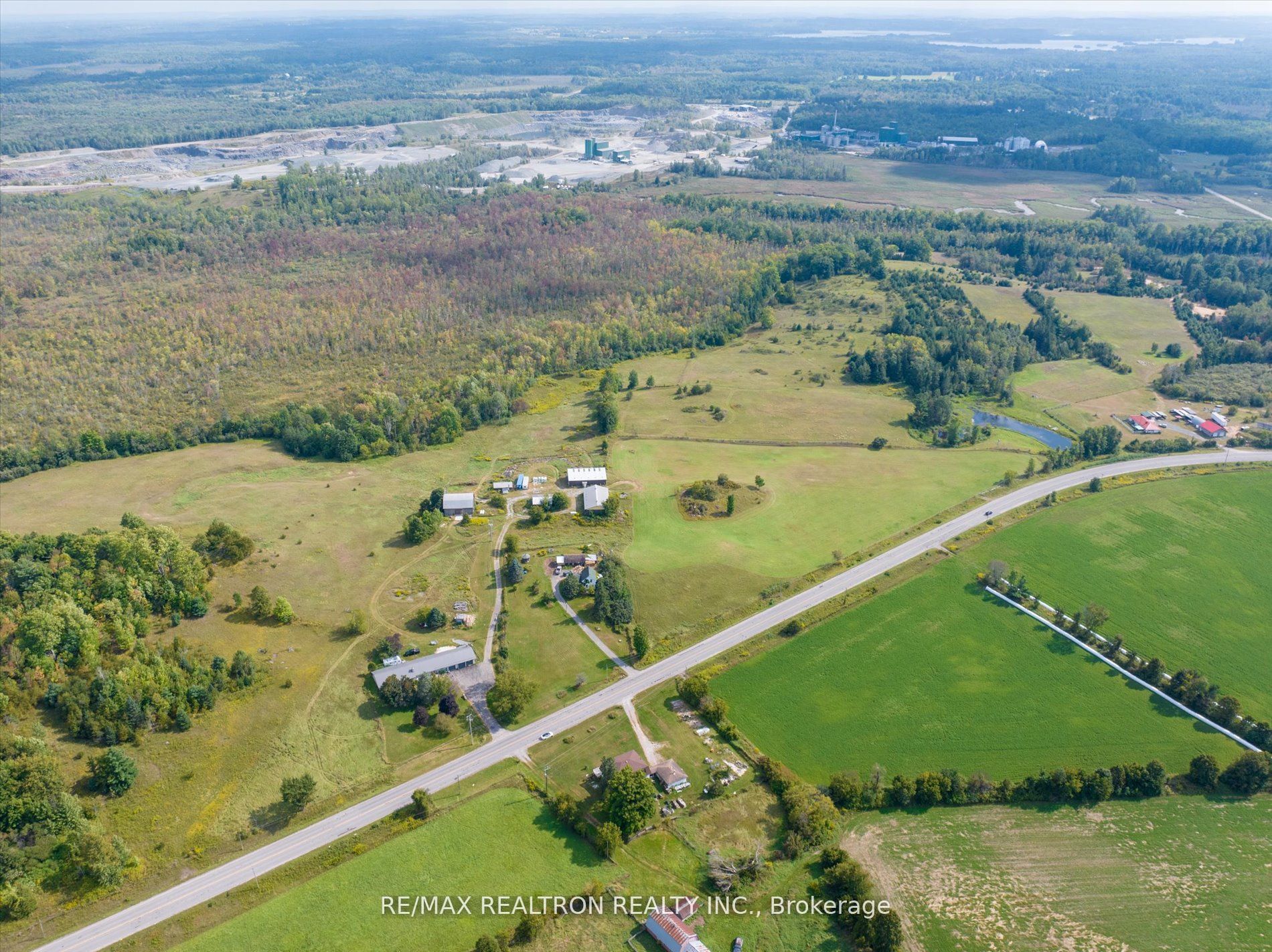 887 County 48 Road Property Photo 2