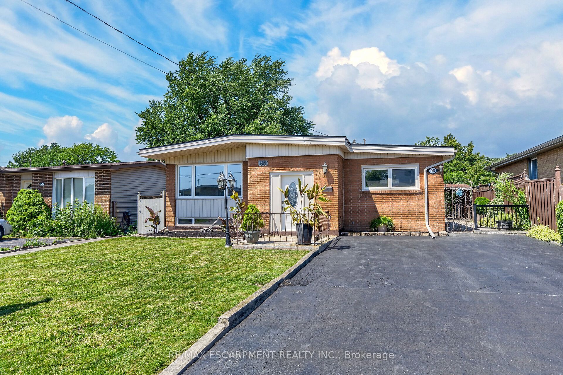 96 Fielding Crescent Property Photo 1