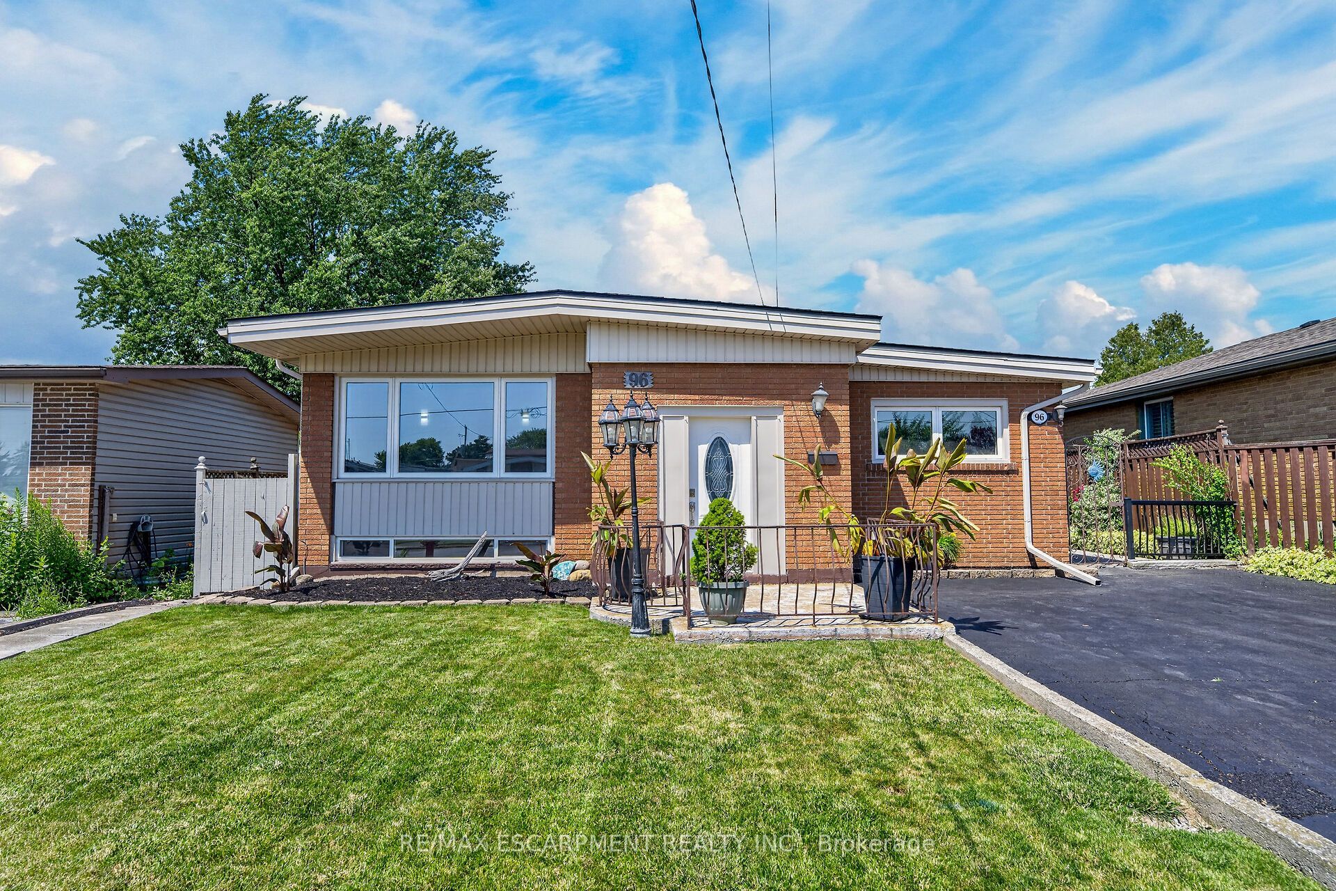 96 Fielding Crescent Property Photo 2