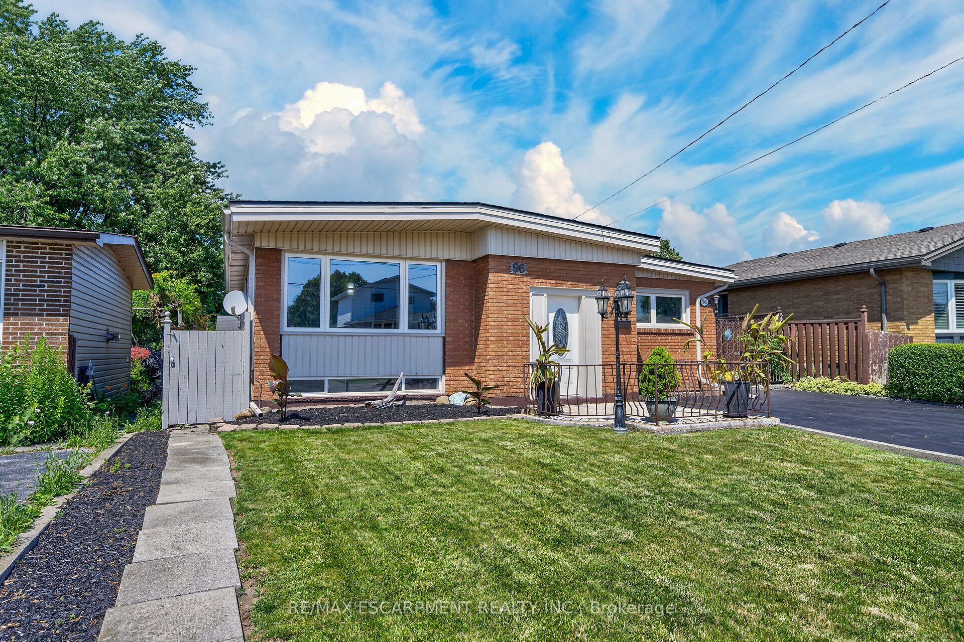 96 Fielding Crescent Property Photo 3