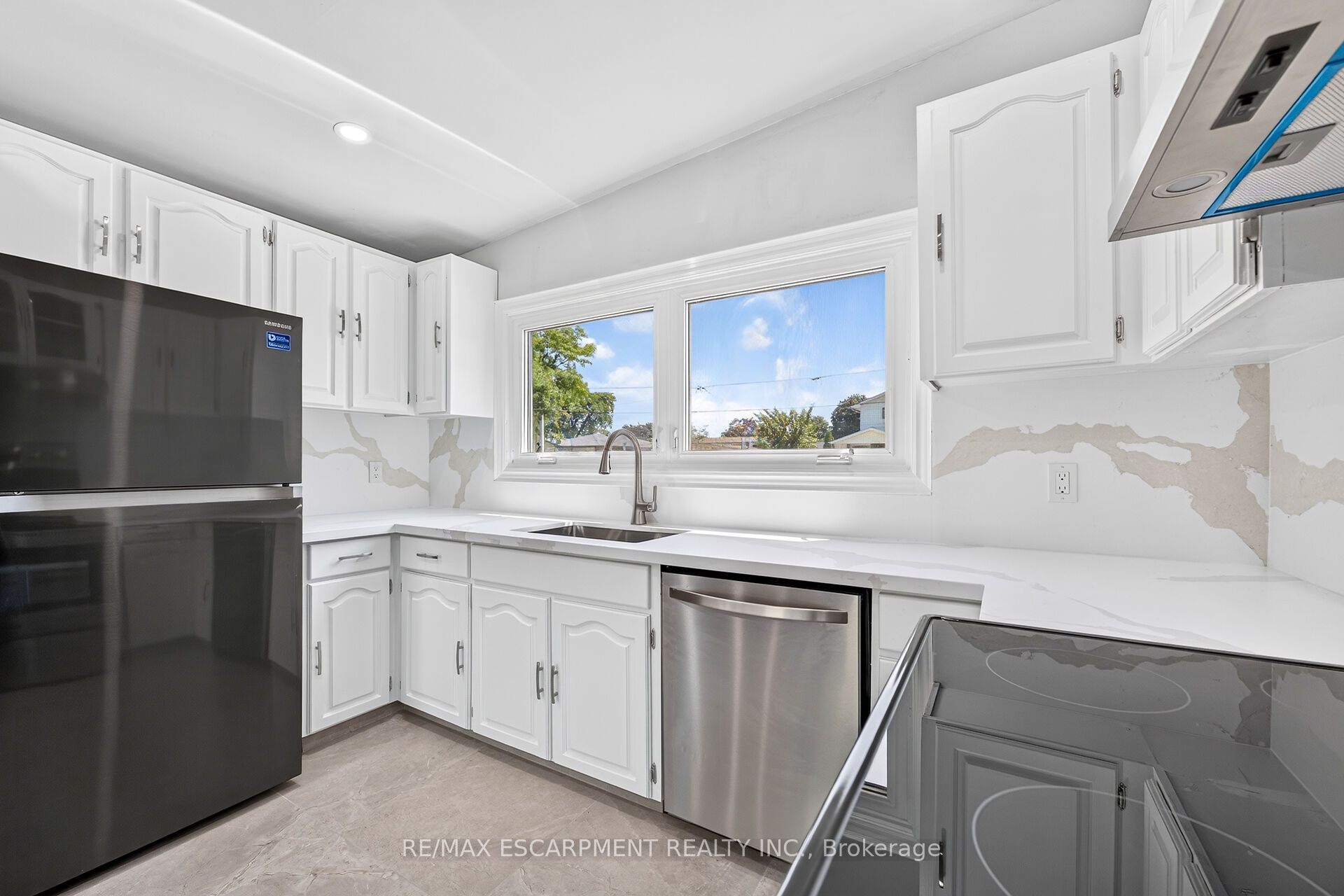 96 Fielding Crescent Property Photo 9