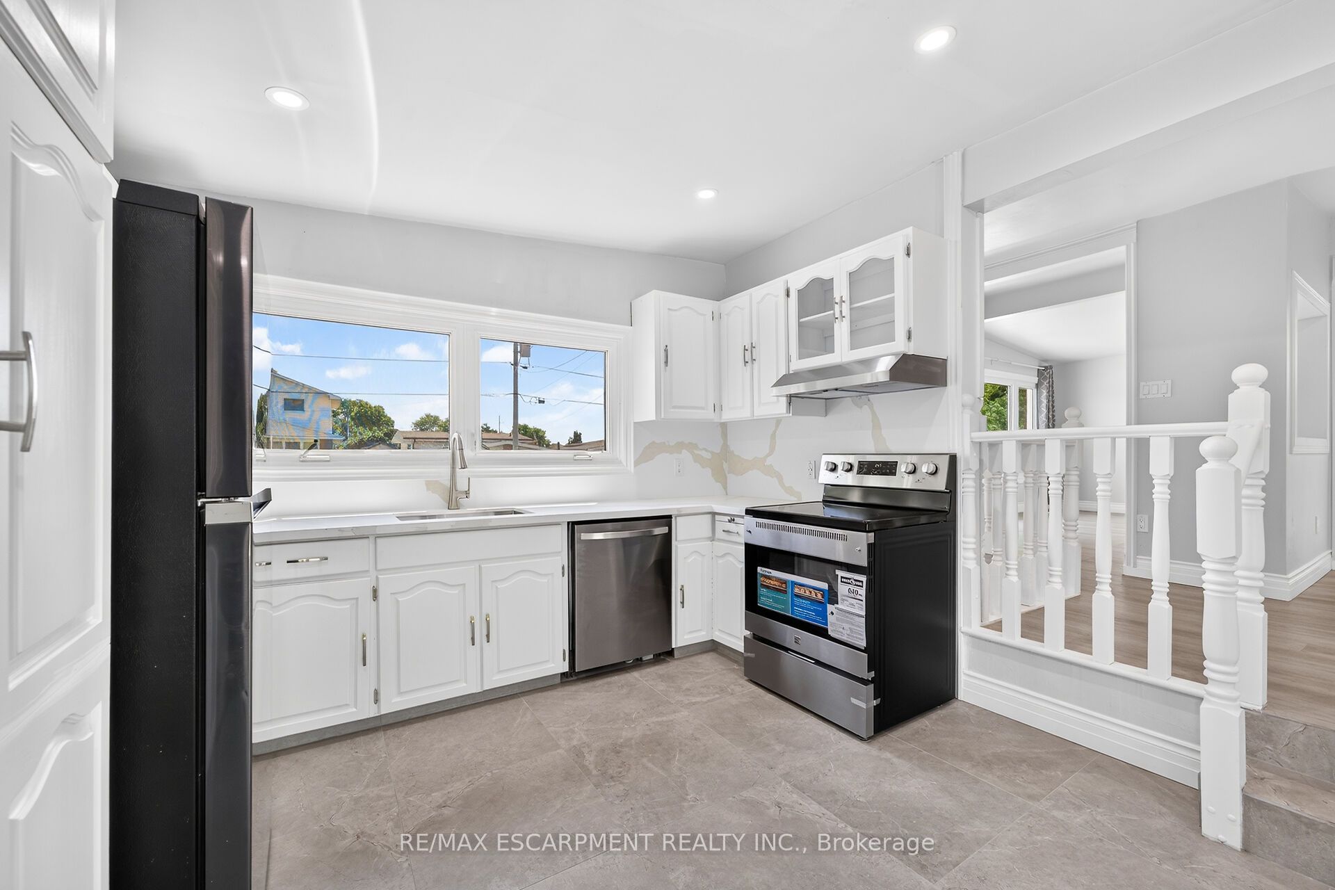 96 Fielding Crescent Property Photo 12