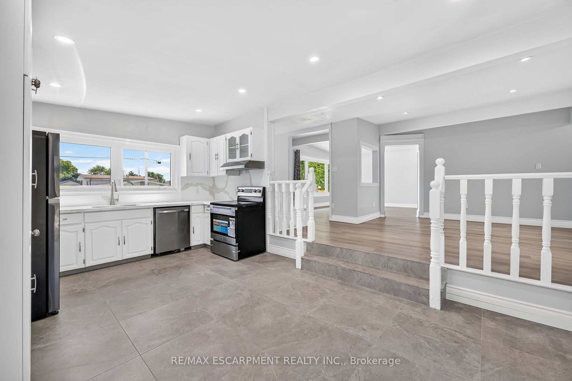 96 Fielding Crescent Property Photo 14