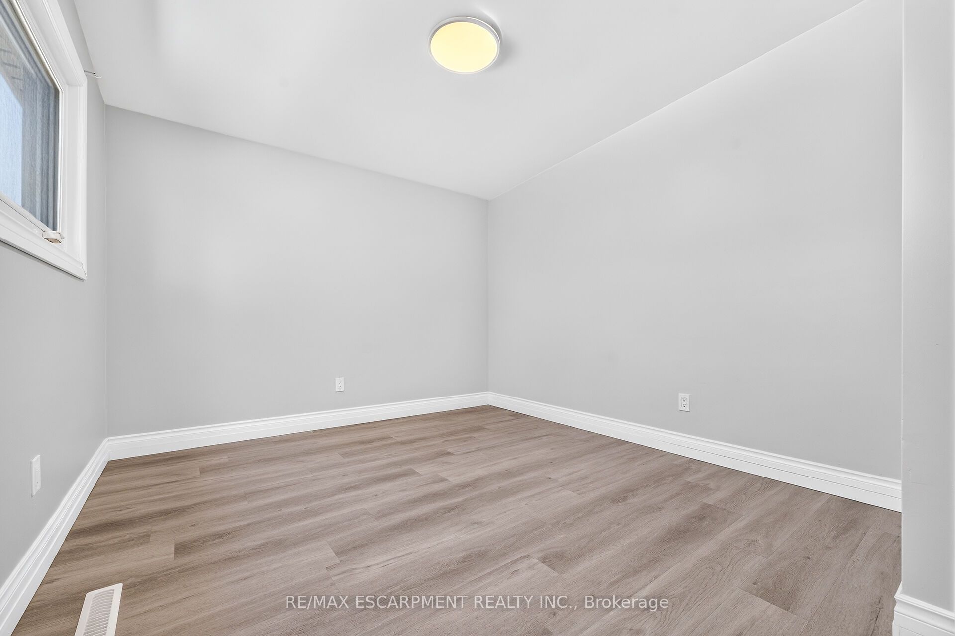 96 Fielding Crescent Property Photo 23