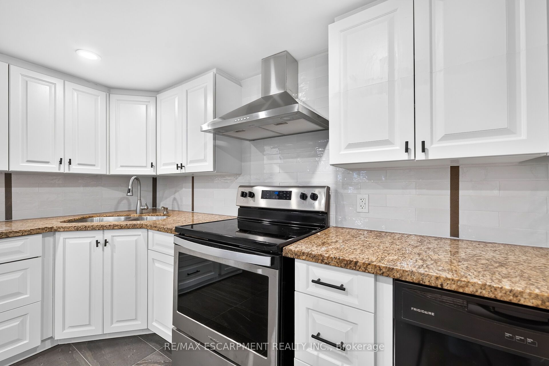 96 Fielding Crescent Property Photo 29
