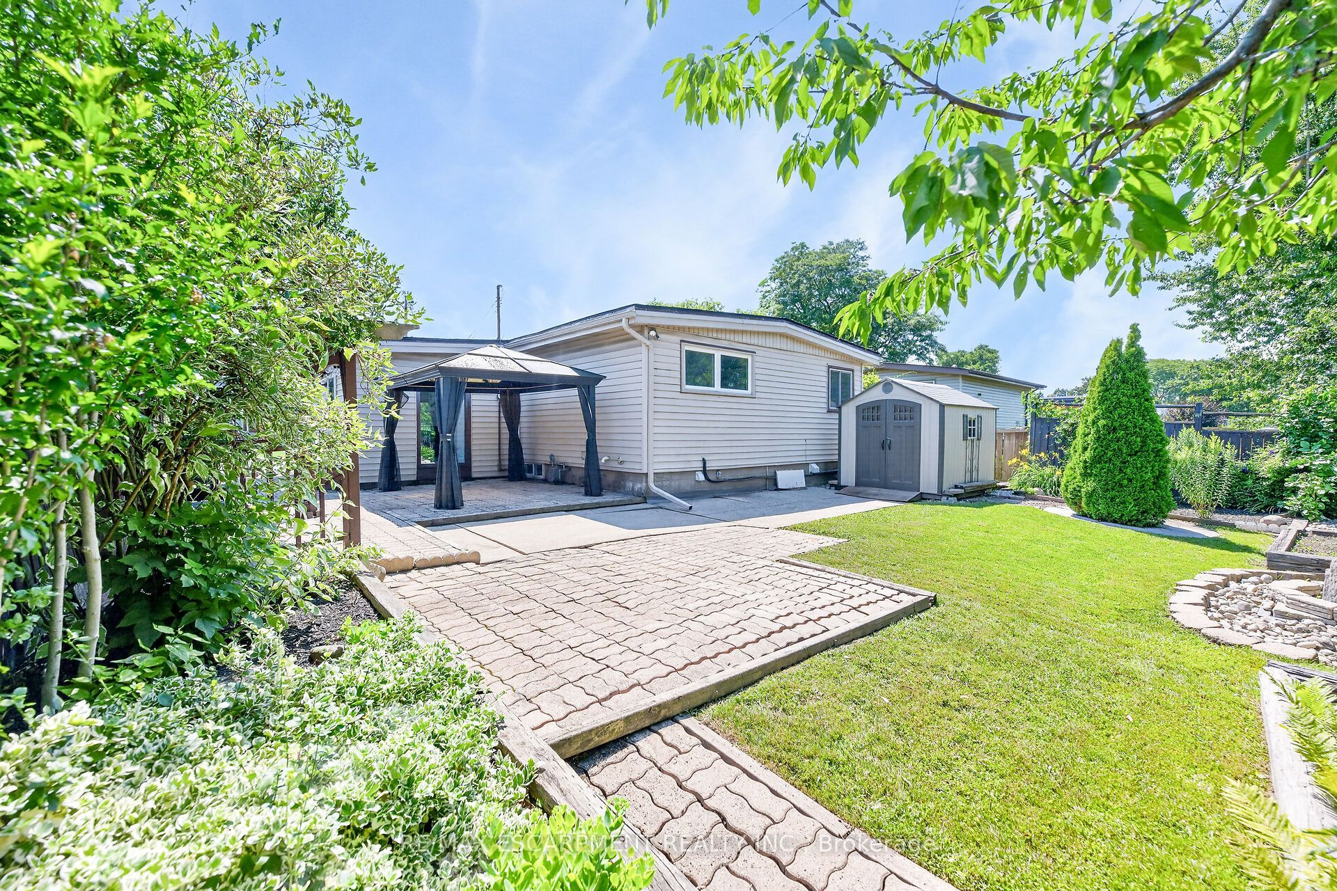 96 Fielding Crescent Property Photo 35