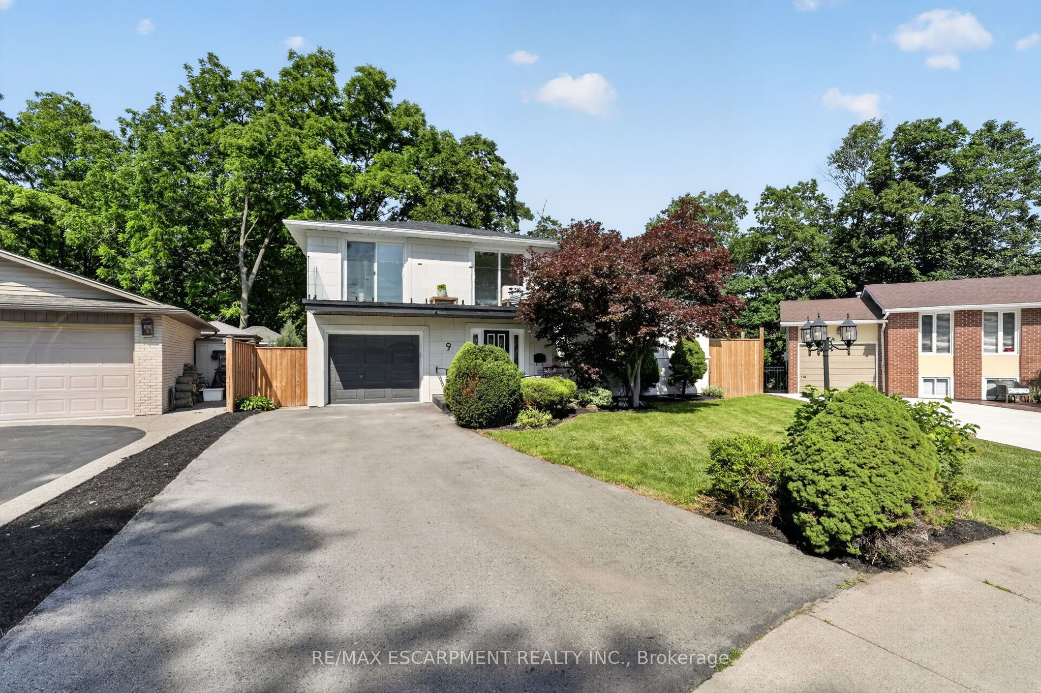9 Leslie Drive Property Photo 3