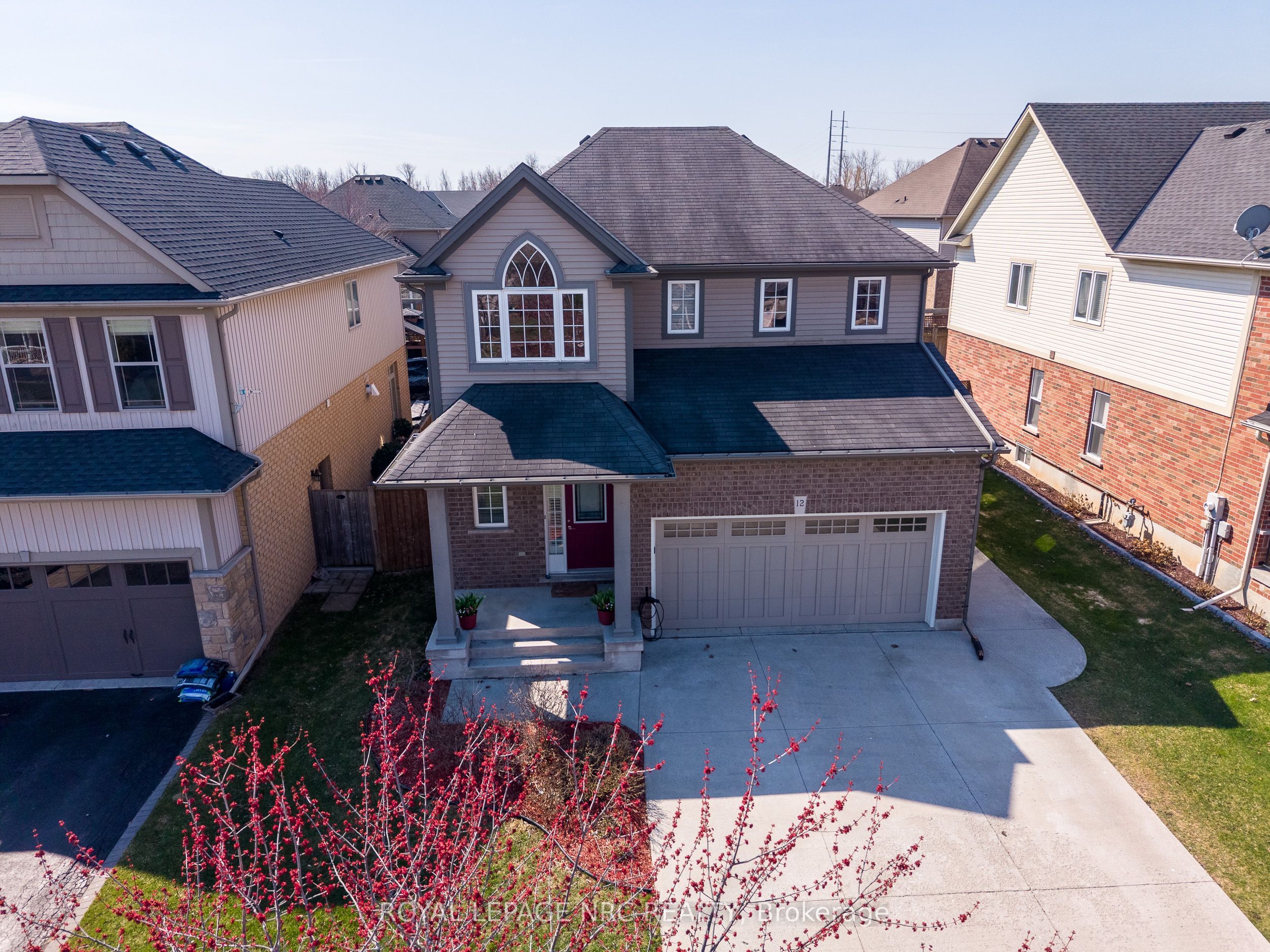 12 Wilfrid Laurier Crescent Property Photo 1