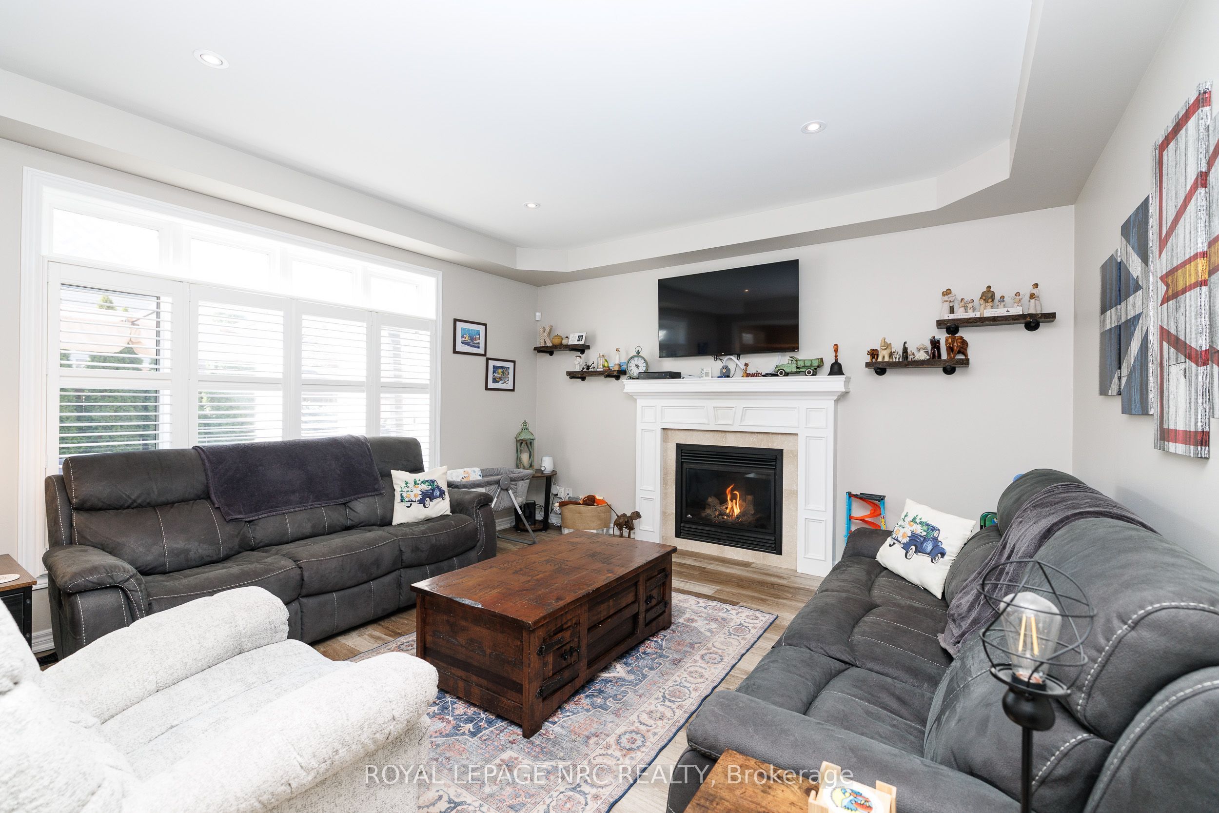12 Wilfrid Laurier Crescent Property Photo 11