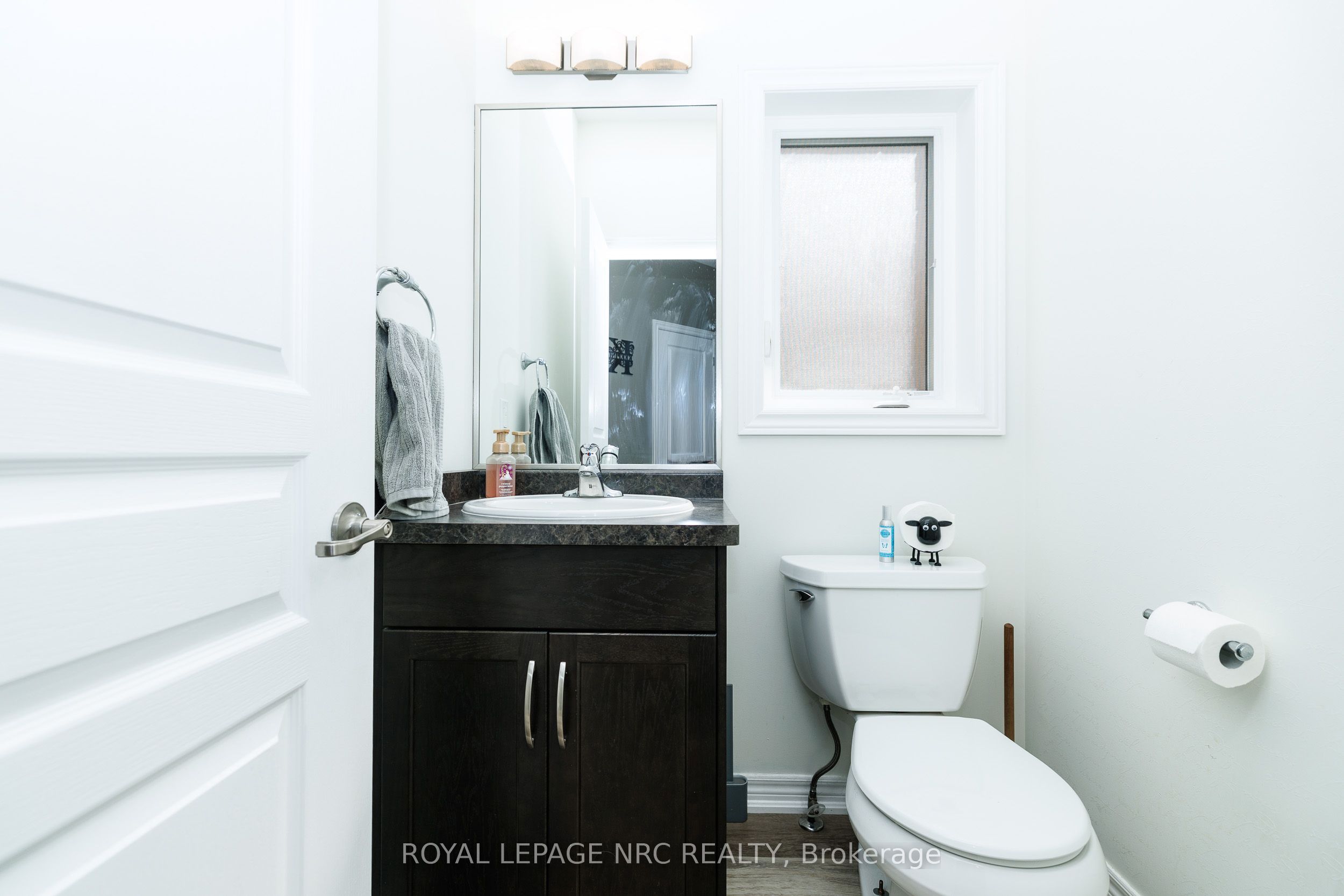 12 Wilfrid Laurier Crescent Property Photo 14