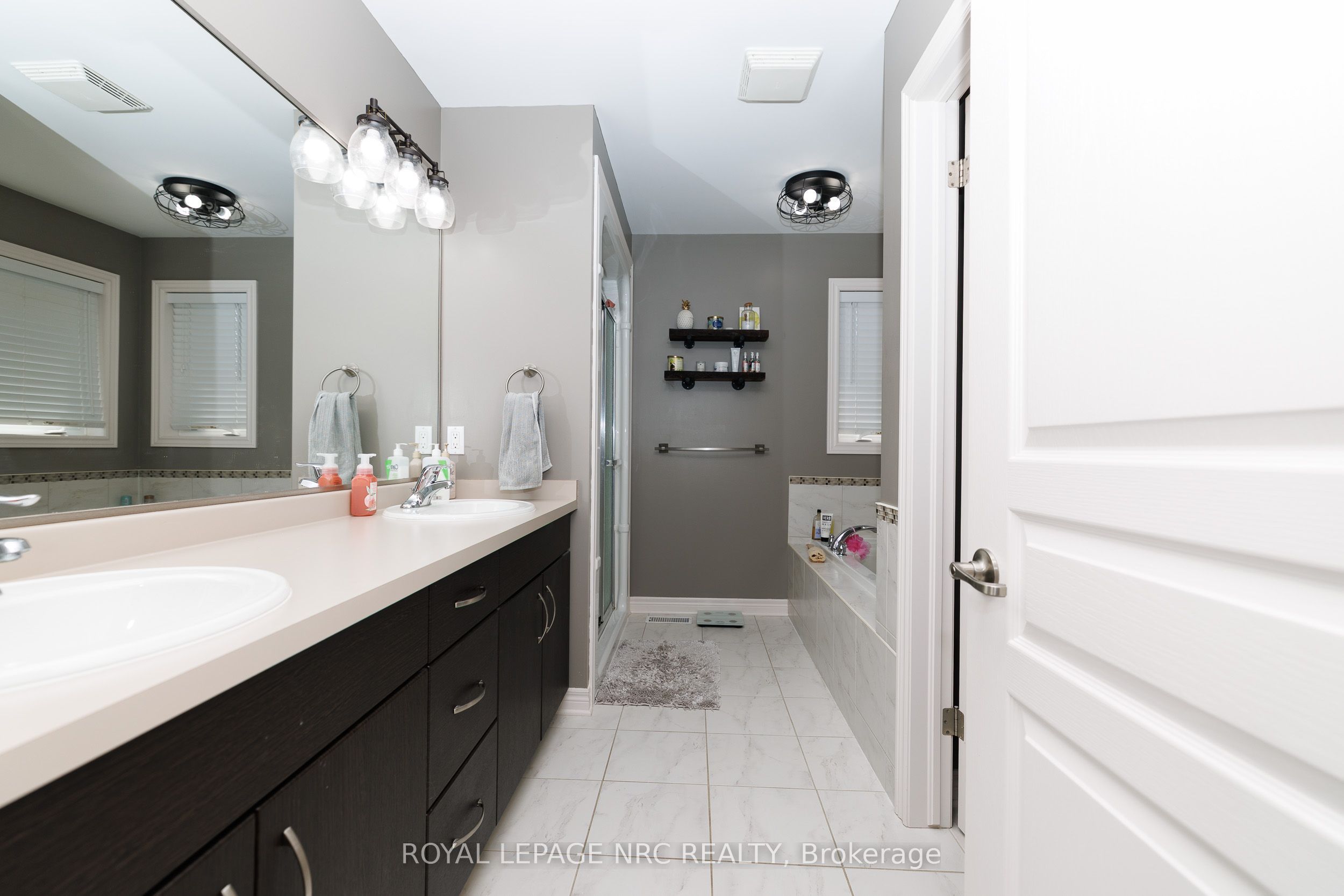 12 Wilfrid Laurier Crescent Property Photo 22
