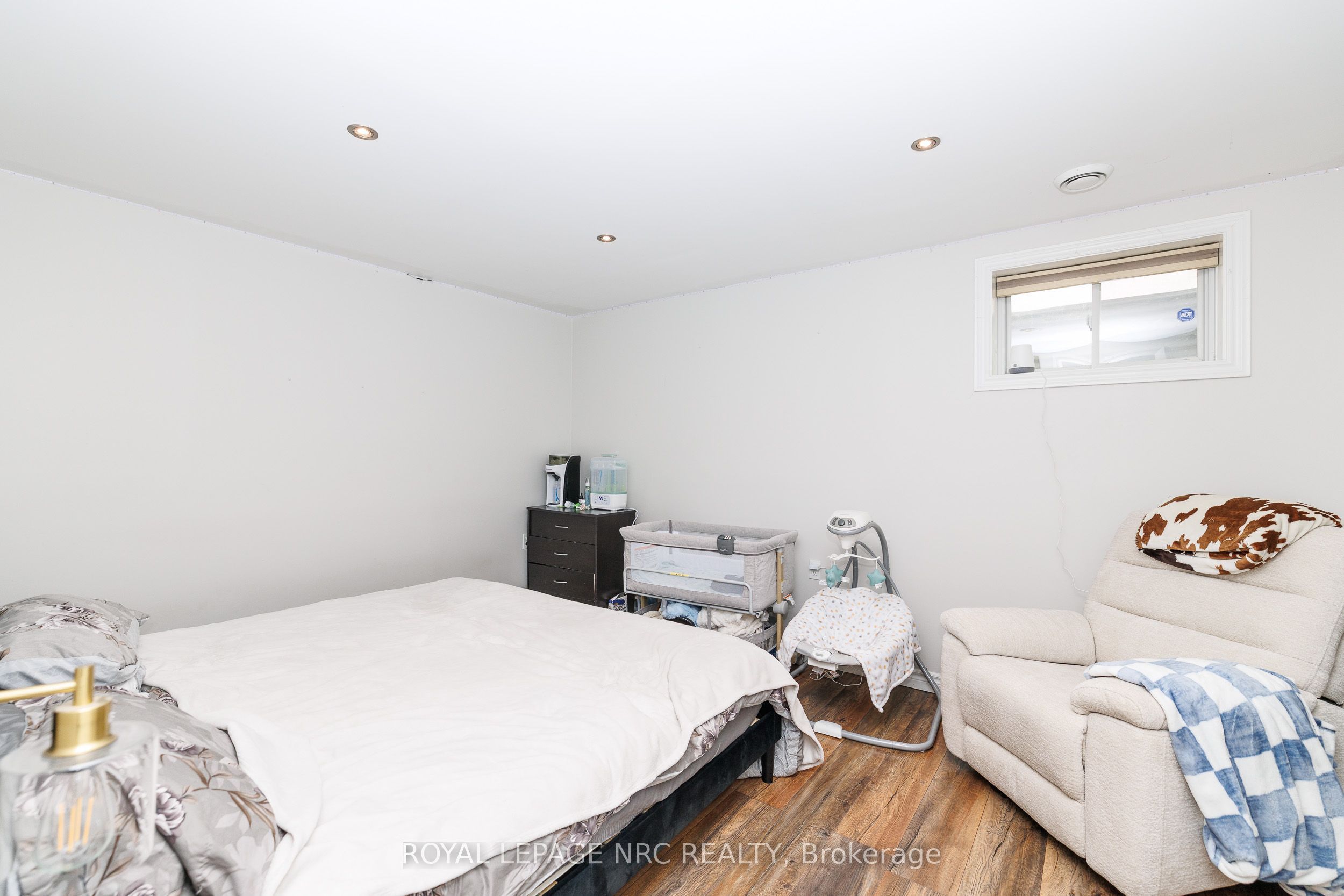 12 Wilfrid Laurier Crescent Property Photo 34