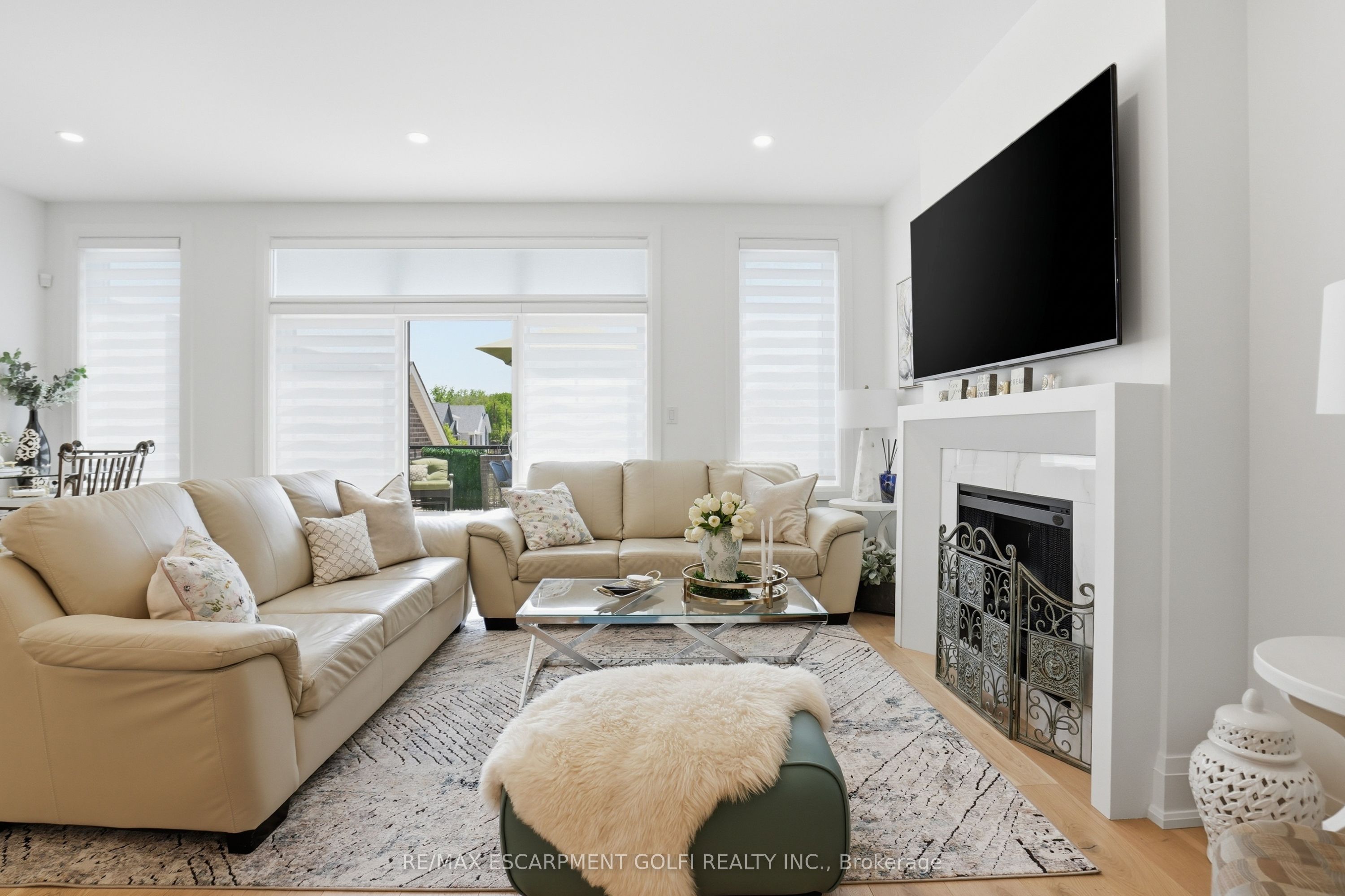24 Willowbank Common Property Photo 9