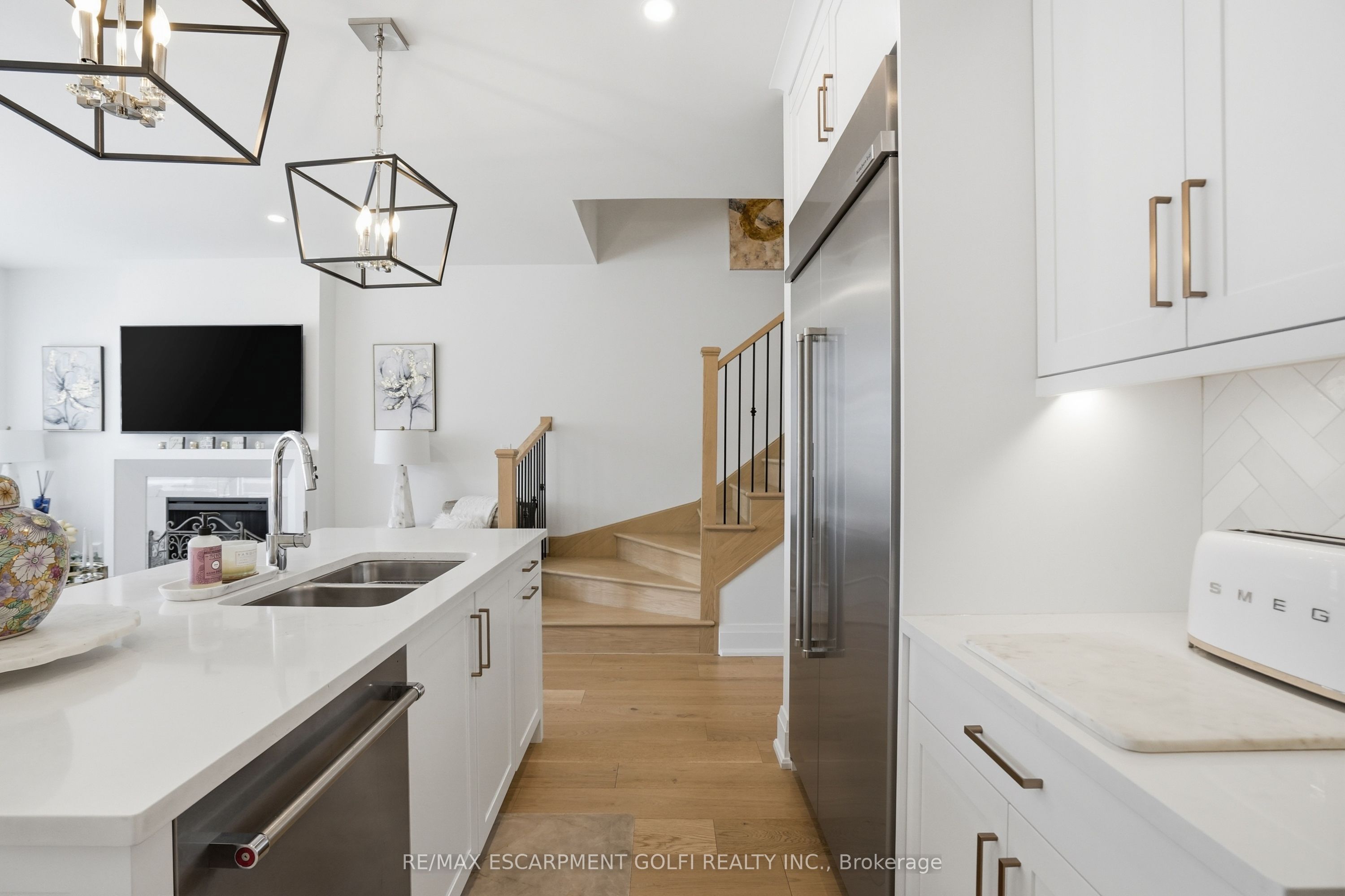 24 Willowbank Common Property Photo 14