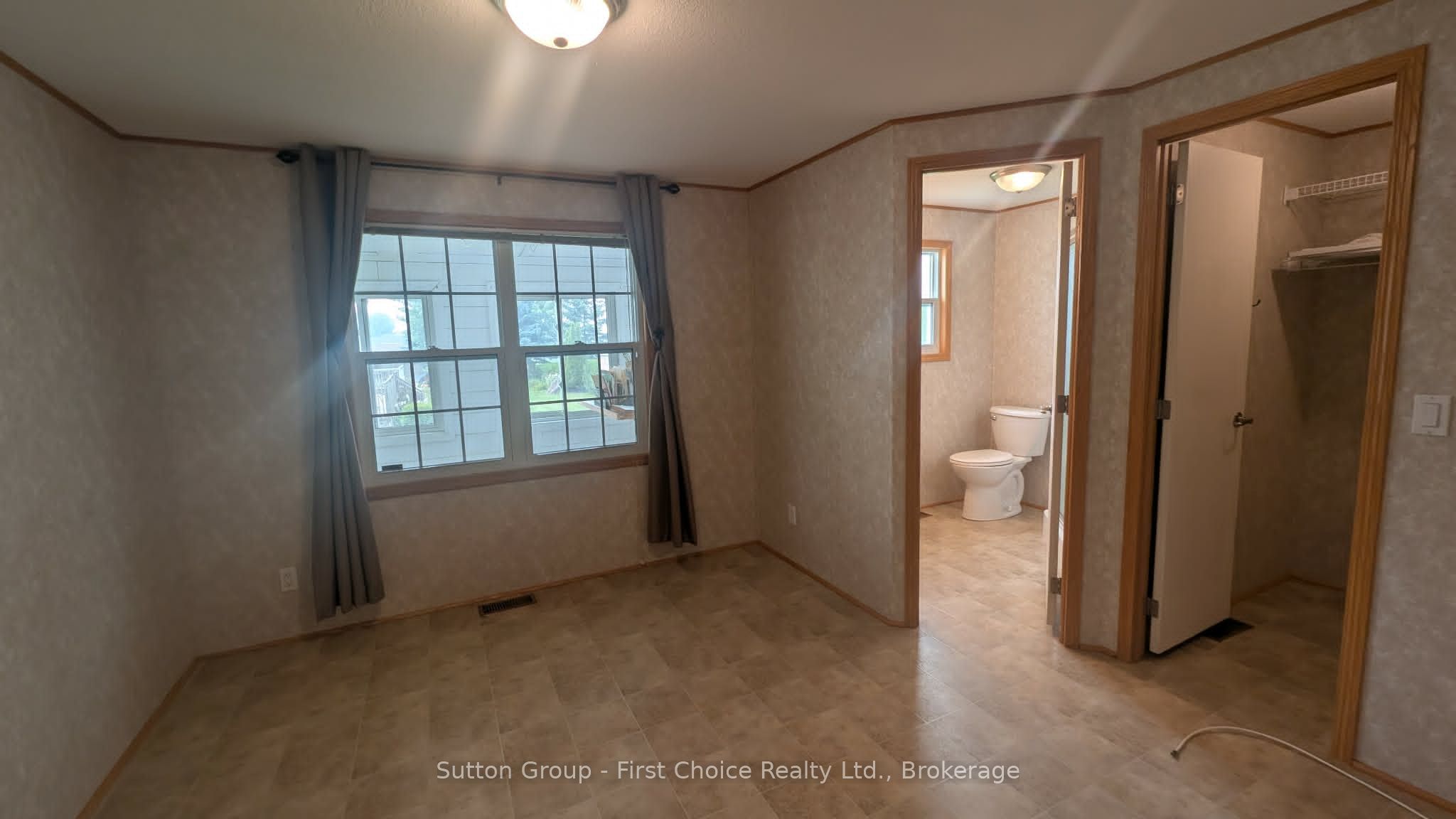 1 25 Thames Road Property Photo 8