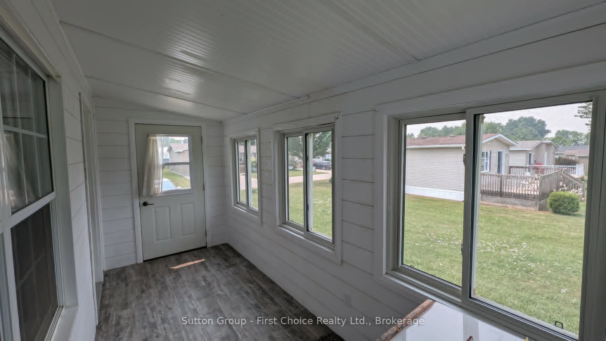 1 25 Thames Road Property Photo 17