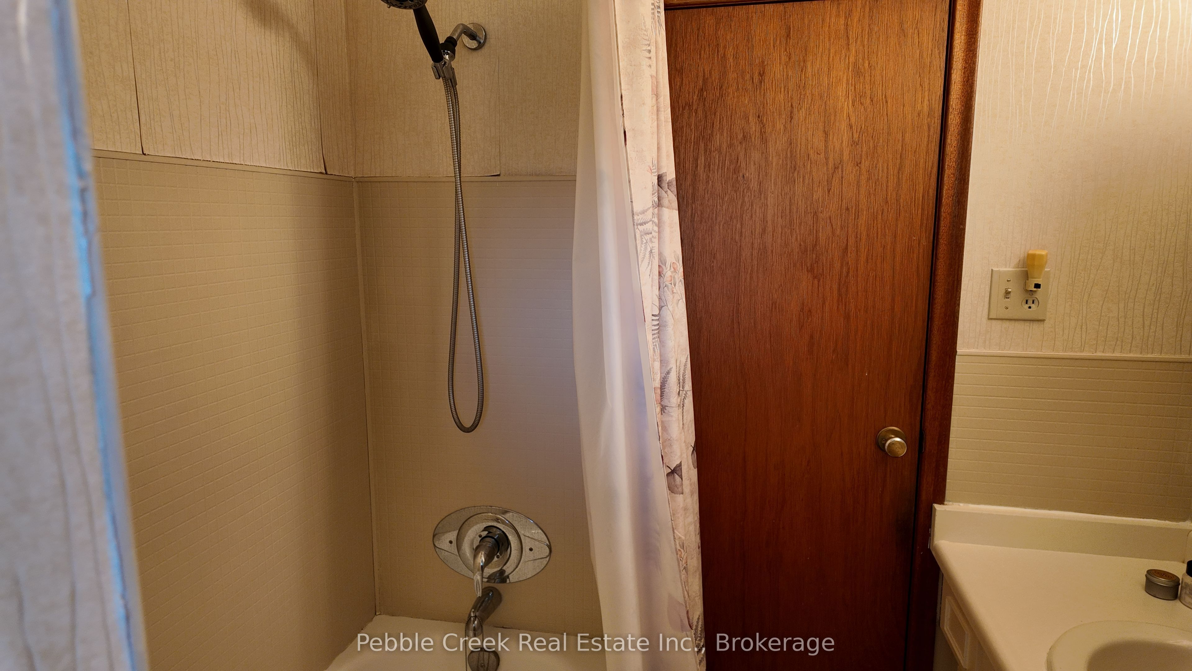 412 Ash Street Property Photo 14