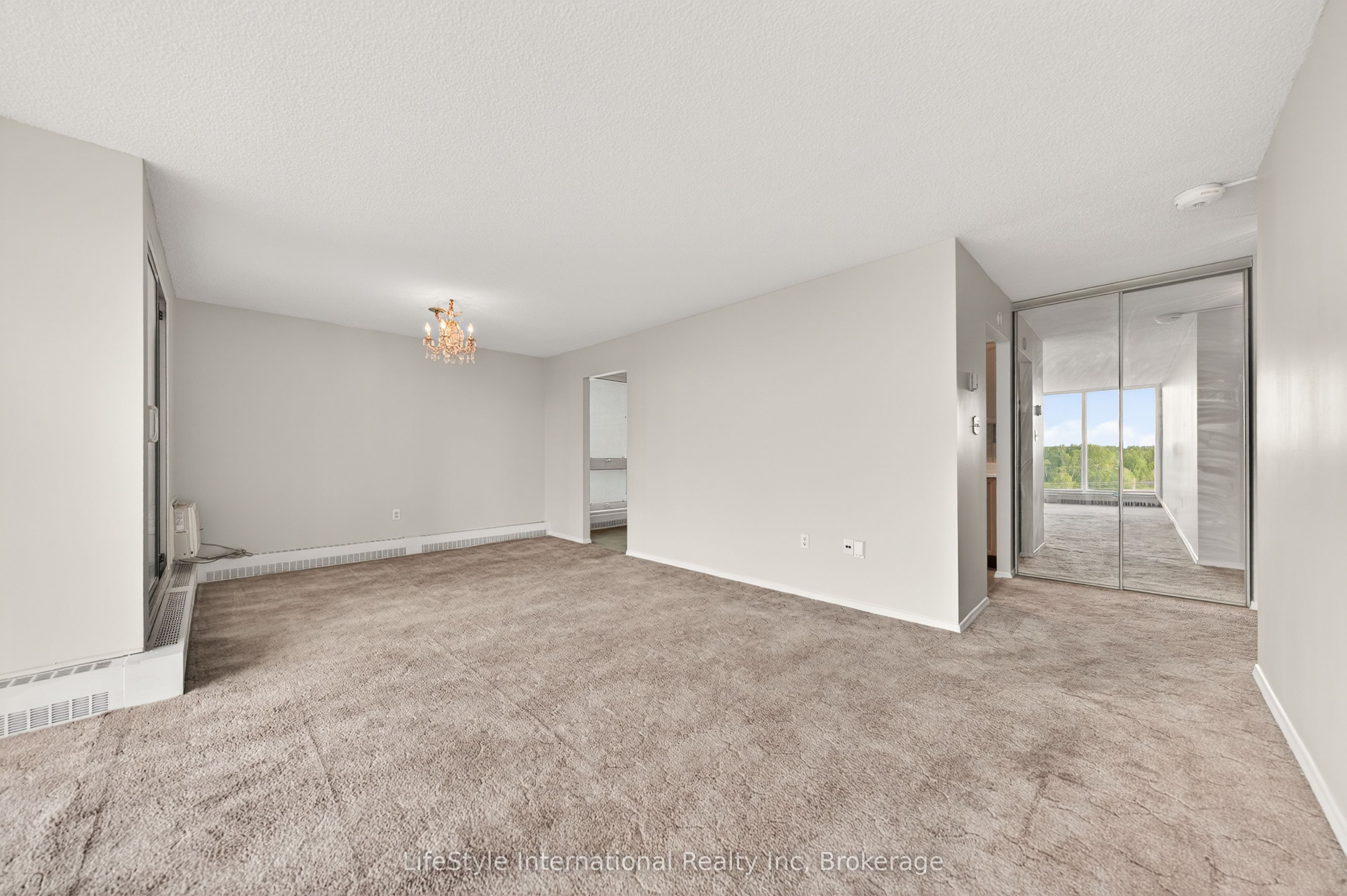 19 Woodlawn Road E 512 Property Photo 14