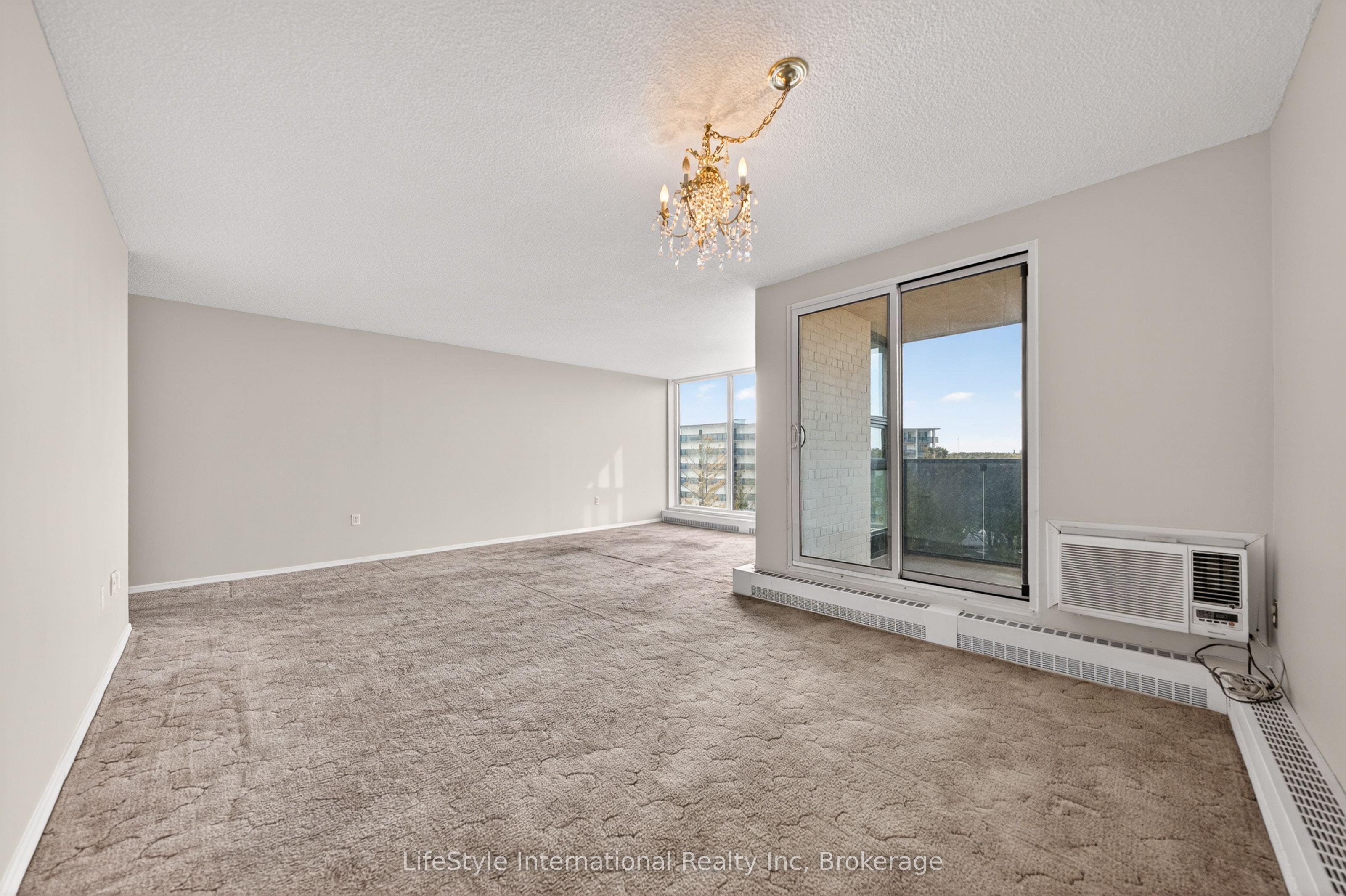 19 Woodlawn Road E 512 Property Photo 15