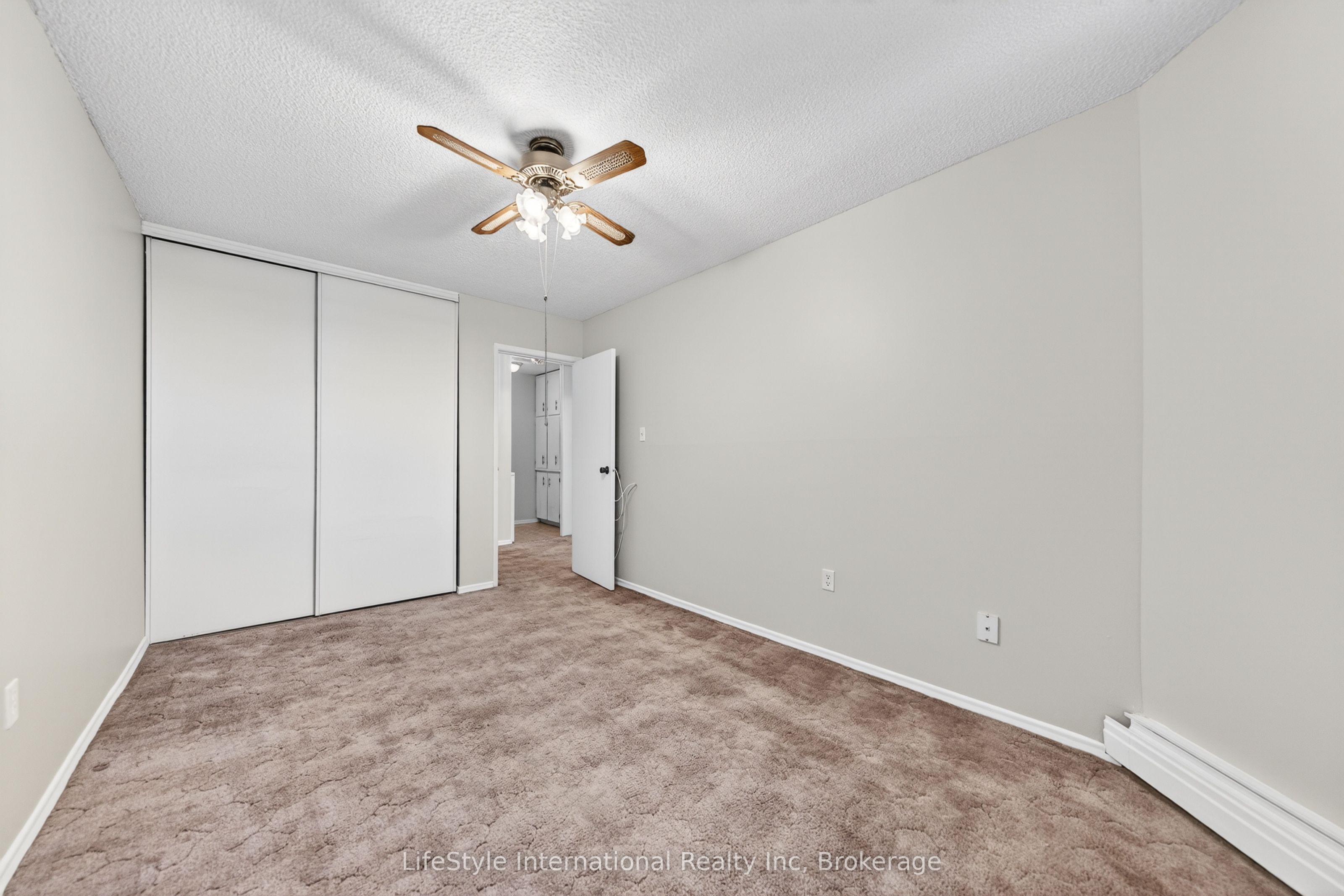 19 Woodlawn Road E 512 Property Photo 25