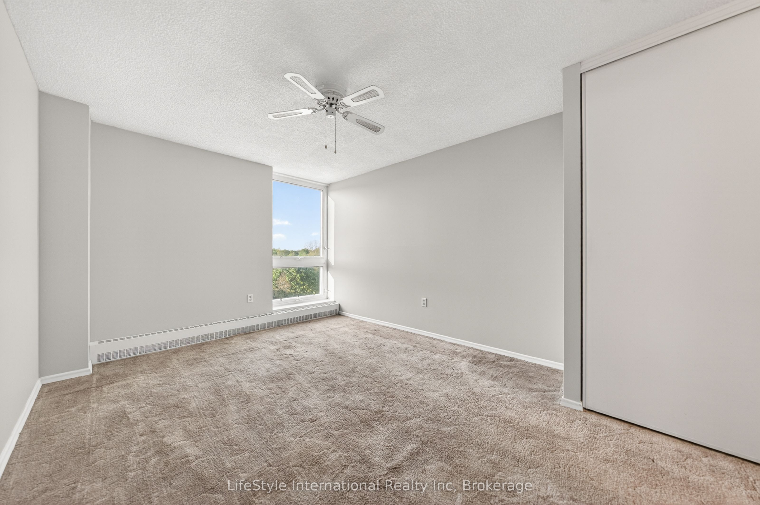 19 Woodlawn Road E 512 Property Photo 29