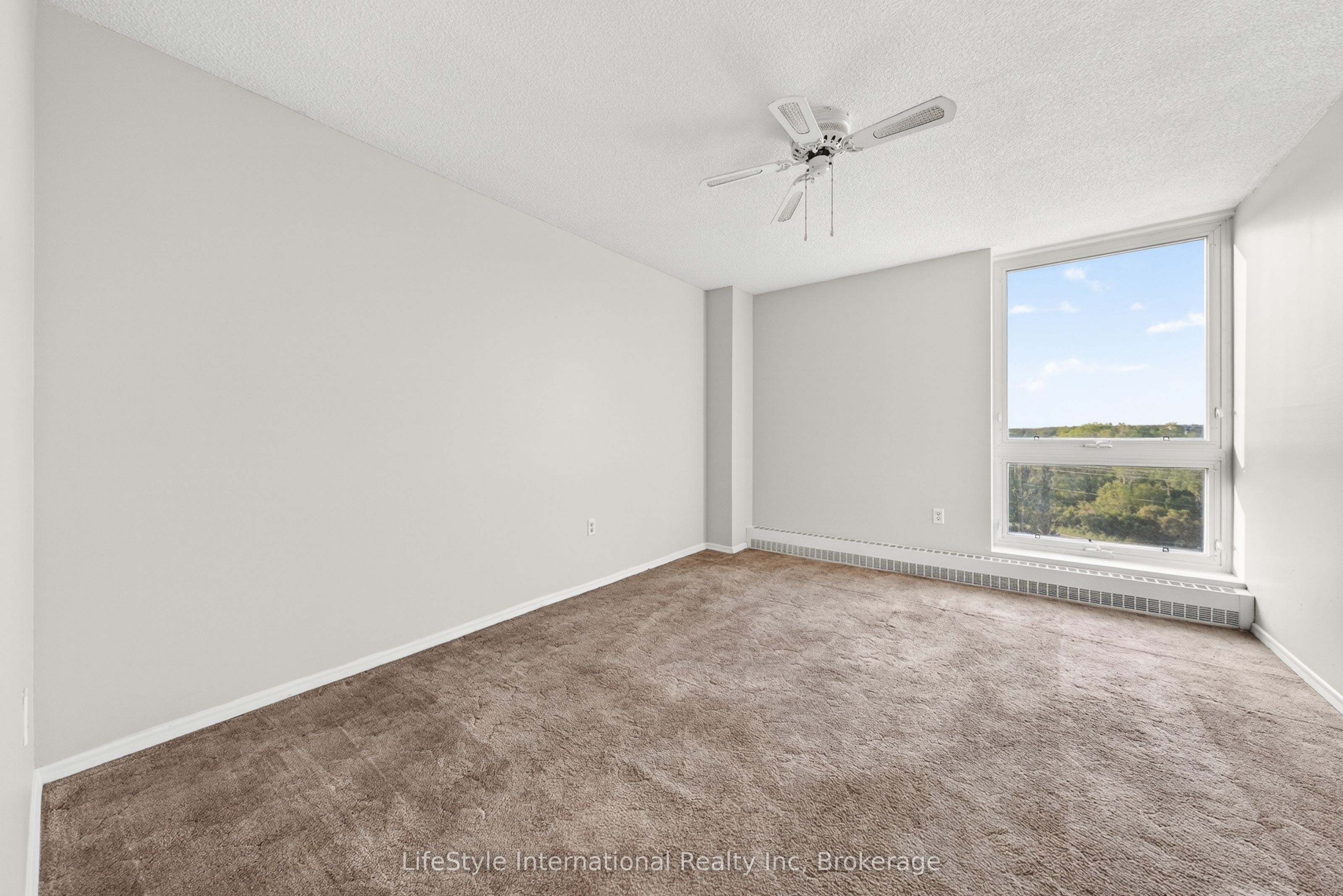 19 Woodlawn Road E 512 Property Photo 30