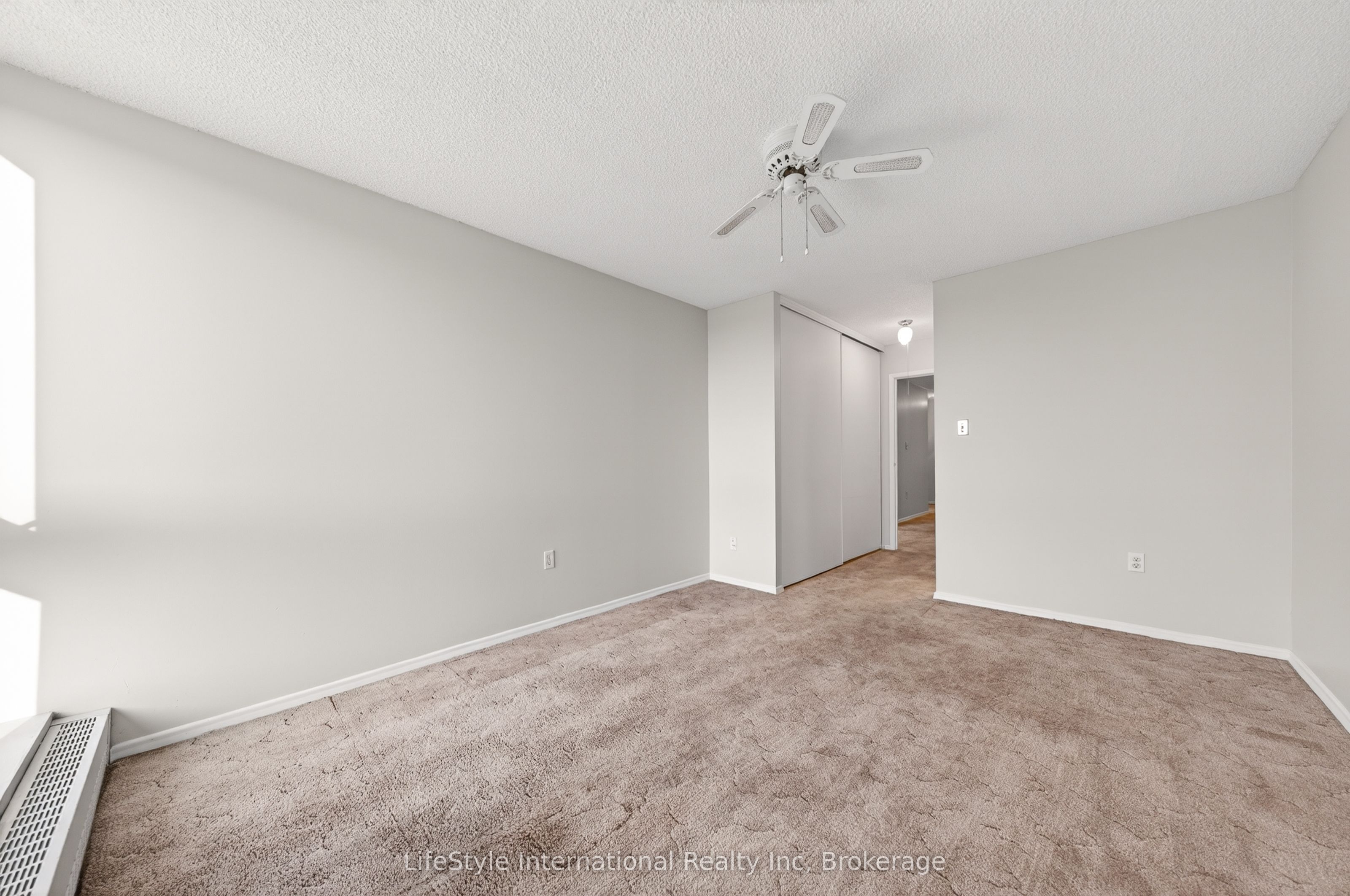 19 Woodlawn Road E 512 Property Photo 31