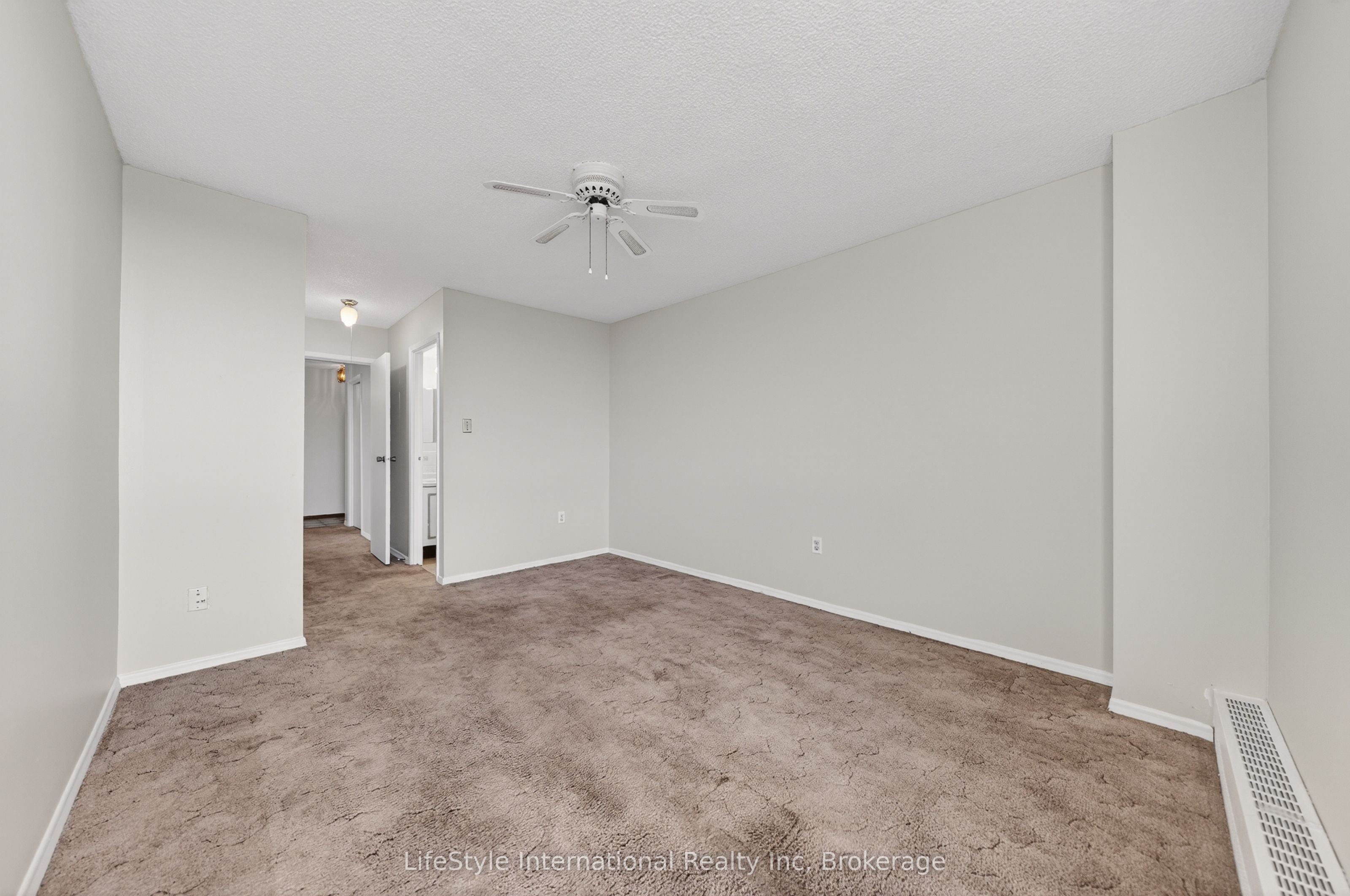 19 Woodlawn Road E 512 Property Photo 32